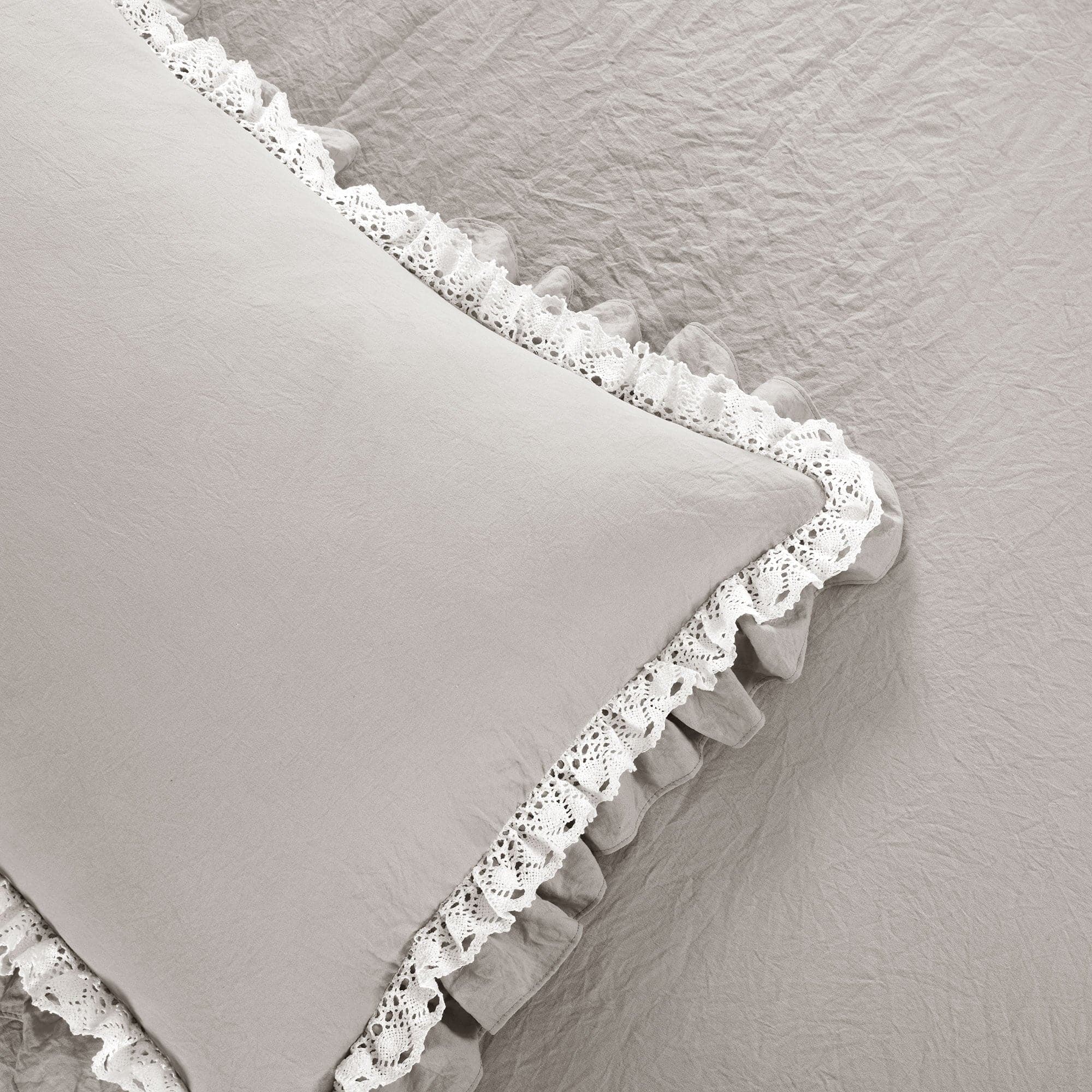 Ella Ruffle Lace 3-Piece Bedspread Set - Queen Size Luxury Lace Bedding for Master Bedroom & Guest Room Decor