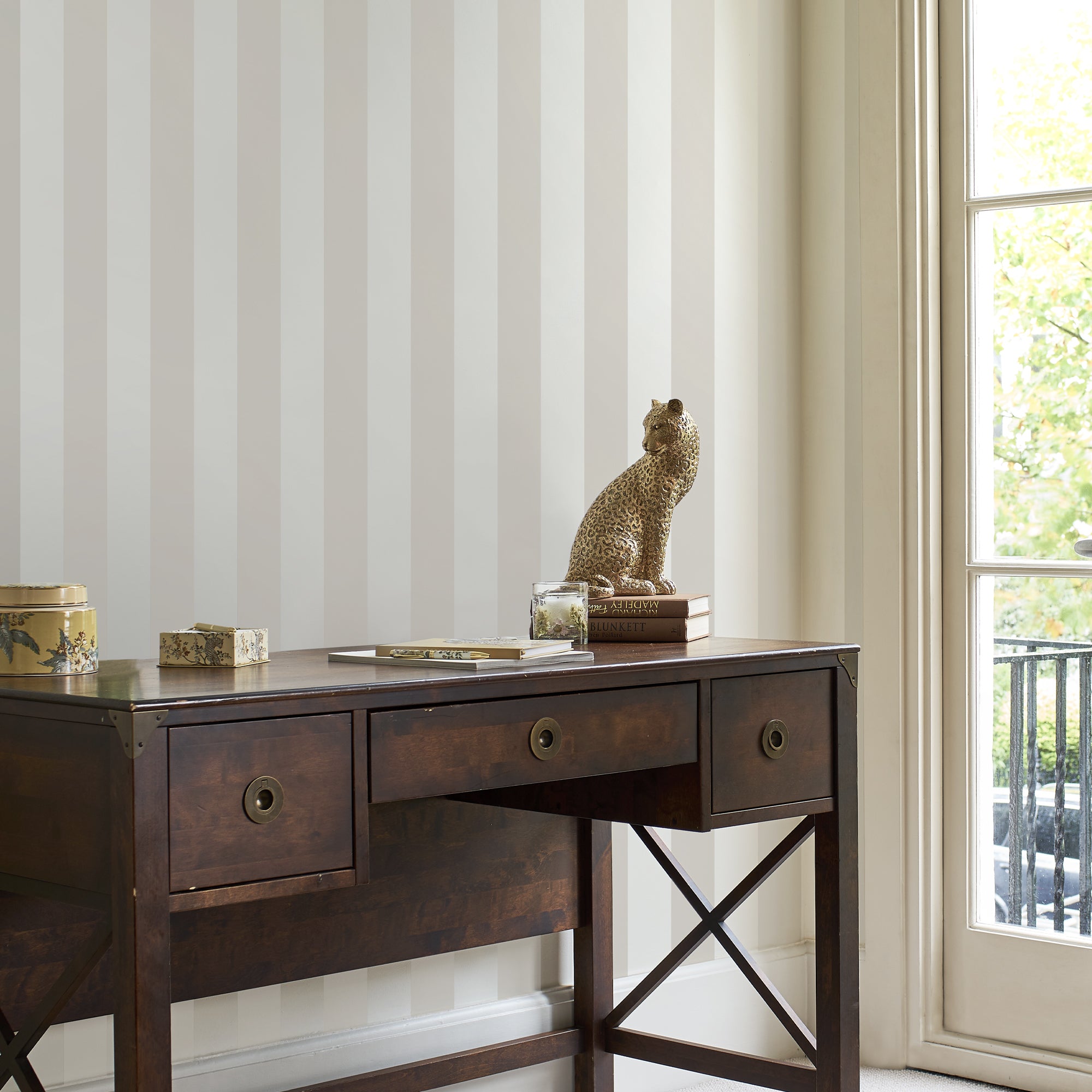 Laura Ashley Lille Pearlescent Stripe Linen Wallpaper - Elegant Textured Wall Covering for Living Room, Bedroom & Dining Room Decor