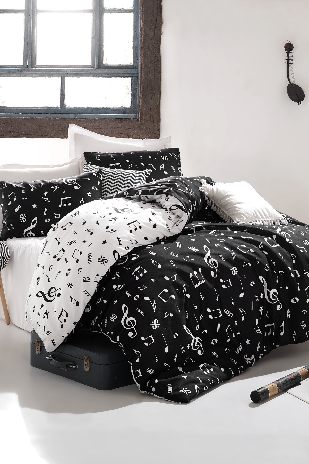 Melody Note Music Bedding Set - Black & White Reversible Duvet Cover with Fitted Sheets (Full/Queen Size, 7-Piece) - Perfect for Musicians, Music Lovers & Themed Bedrooms