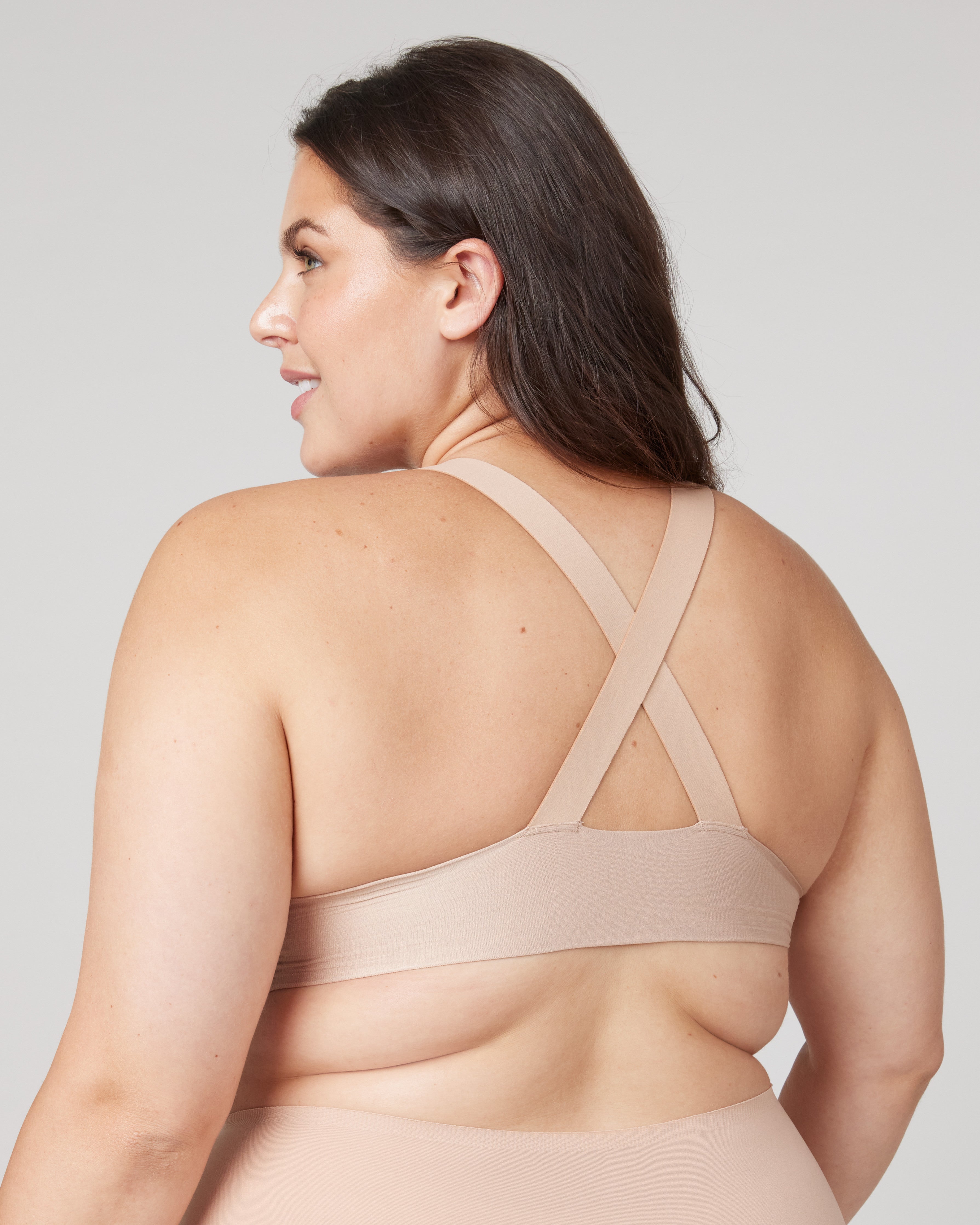 SPANX Smooth Lightly Lined Racerback Bra - Comfortable Wireless Support for Everyday Wear, Yoga & Workouts