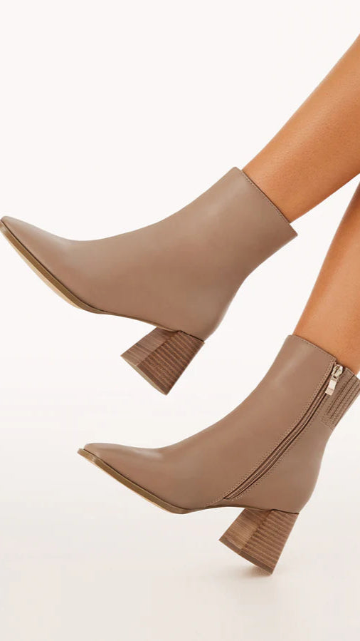 Alania Women's Almond Toe Ankle Boots - Stylish & Comfortable for Fall & Winter Fashion | Perfect for Office, Casual Outings & Date Nights