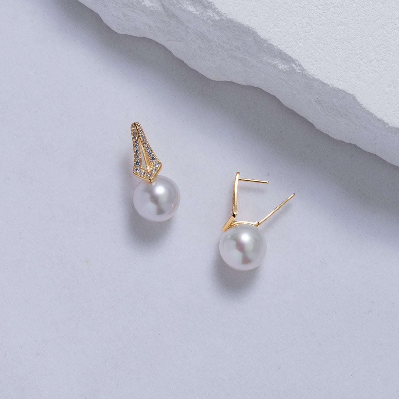 18K Solid Gold Australian White South Sea Pearl Earrings - Luxury Stud Earrings for Women - Perfect for Weddings, Parties & Special Occasions
