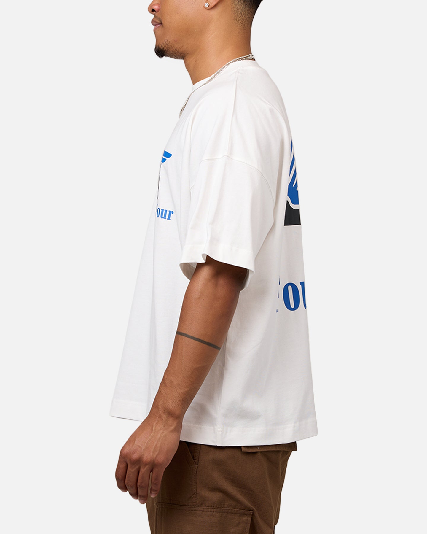 404 Established T-Shirt in Off White - Vintage Style Graphic Tee for Men & Women - Perfect for Casual Wear, Street Style, and Everyday Outfits