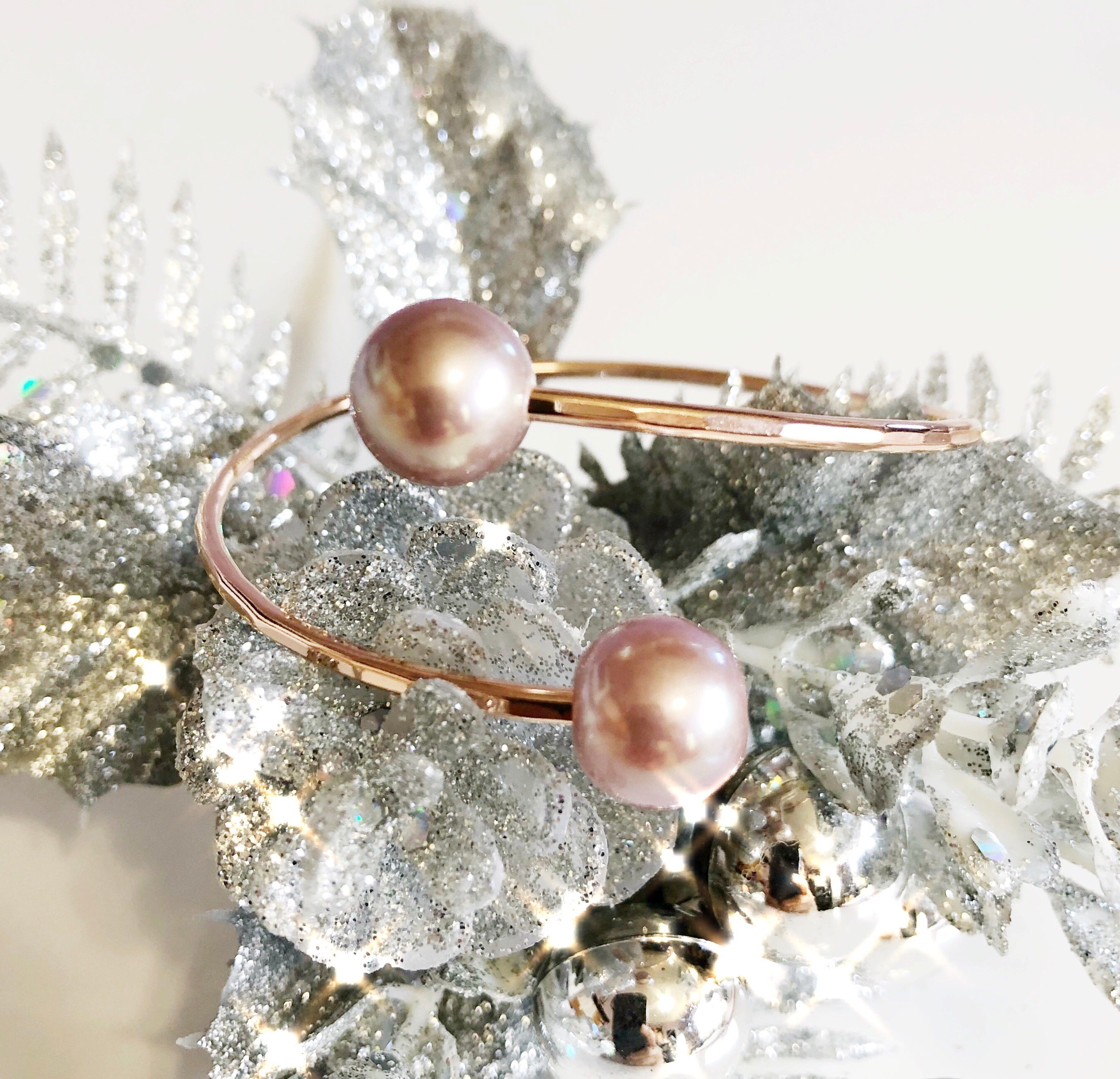 LEIA White Edison Pearl Cuff Bracelet (B355) - Elegant Pearl Jewelry for Women, Perfect for Weddings, Parties & Special Occasions