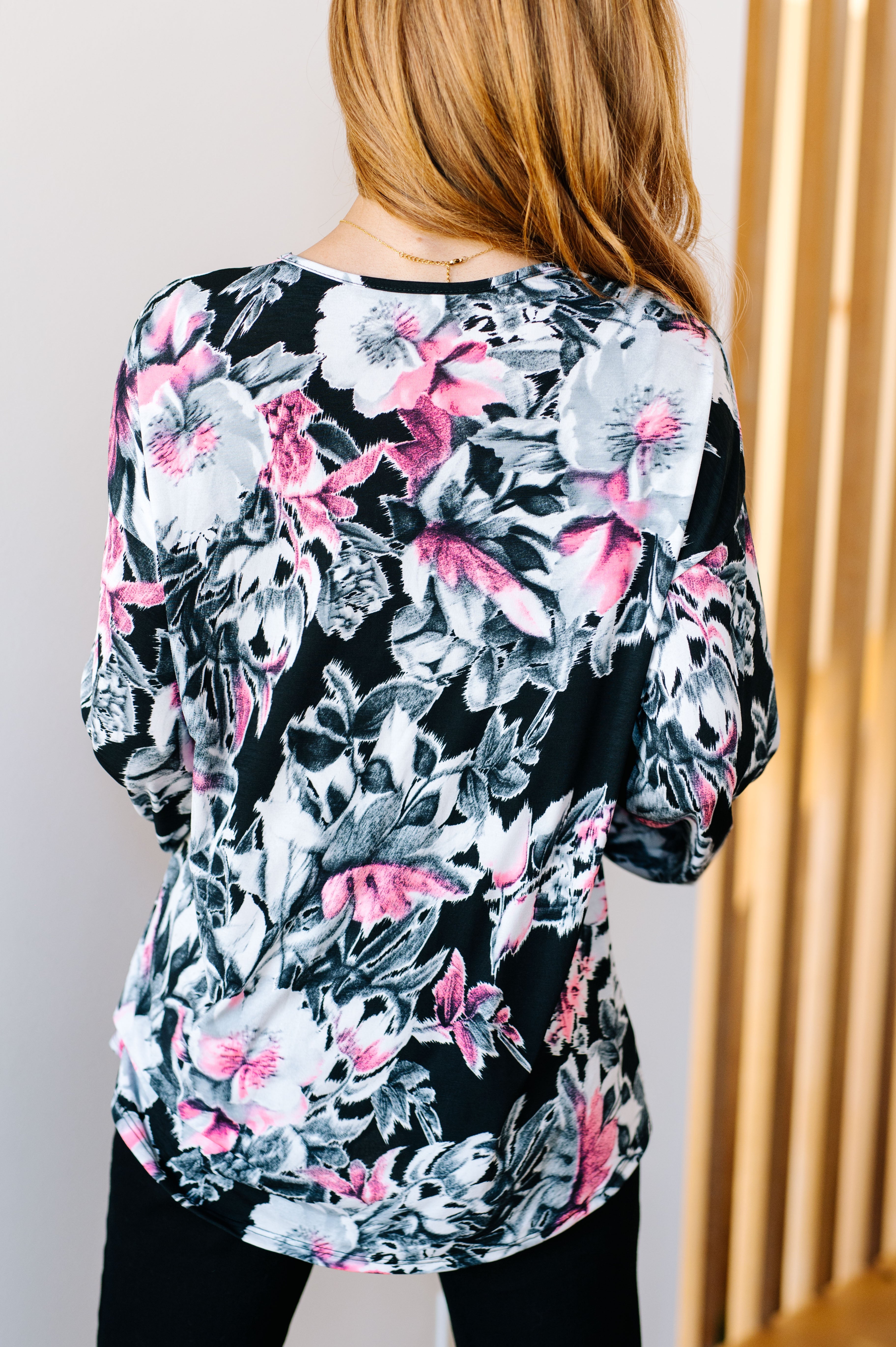 Stylish V-Neck Top for Women - Soft & Comfortable Casual Blouse - Perfect for Work, Date Night & Everyday Wear