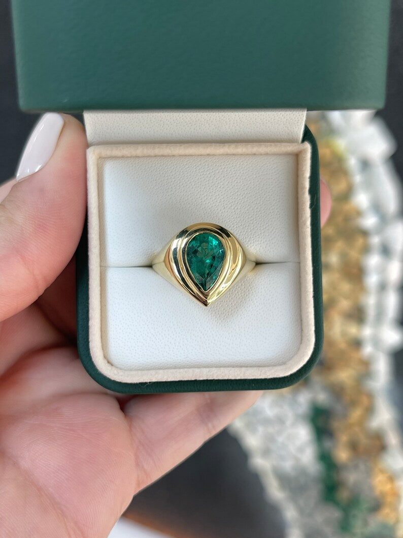 2.47 Carat 18K Solid Gold Bezel Teardrop Emerald Solitaire Gypsy Ring for Women - Elegant Vintage Jewelry Gift for Wedding, Anniversary & Special Occasions