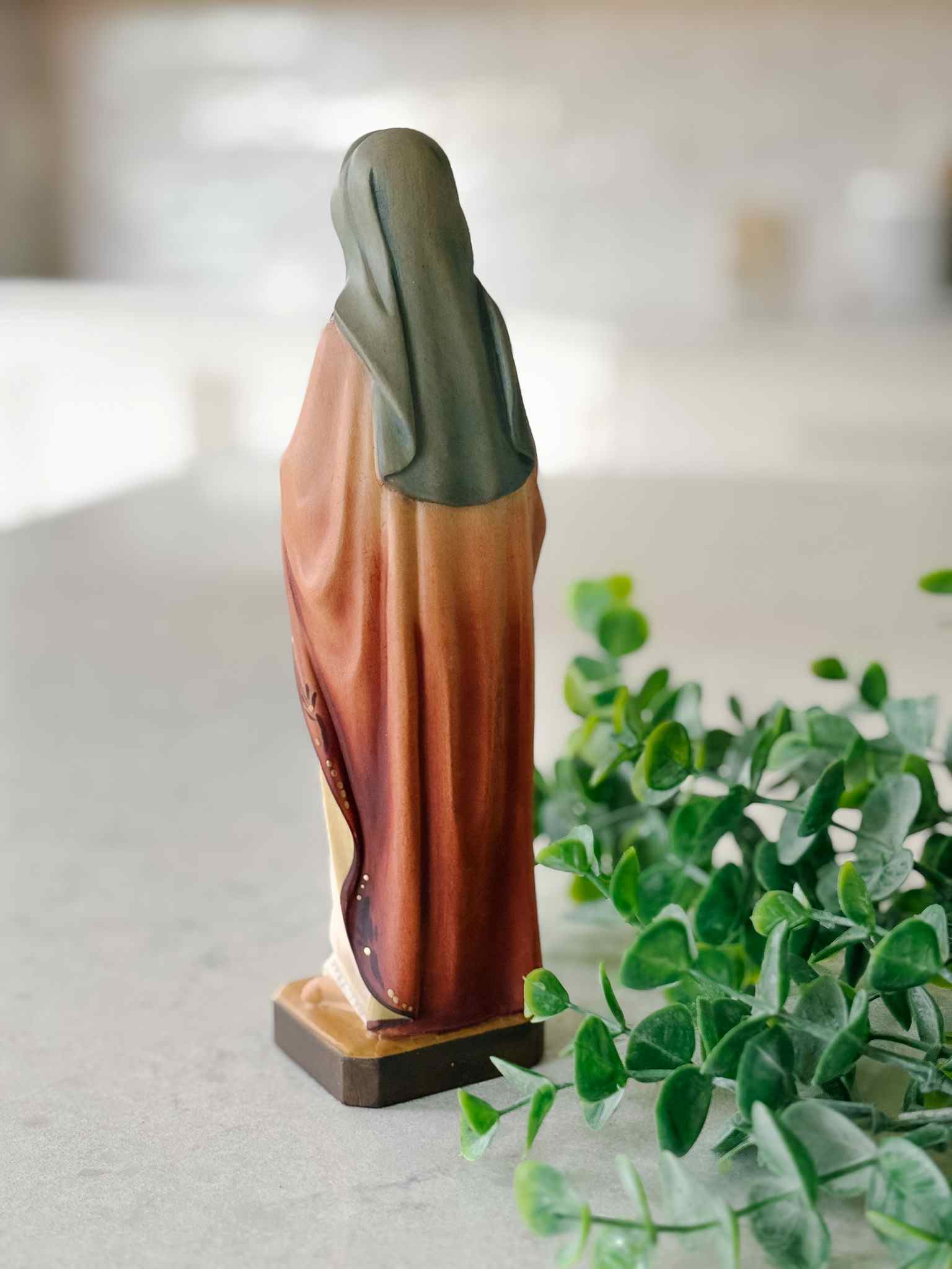 Mary Tabernacle of Love Statue - Religious Home Decor, Catholic Gifts for Women, Christian Statue for Prayer Altar & Meditation - Perfect for Church, Home Chapel, or Spiritual Retreat