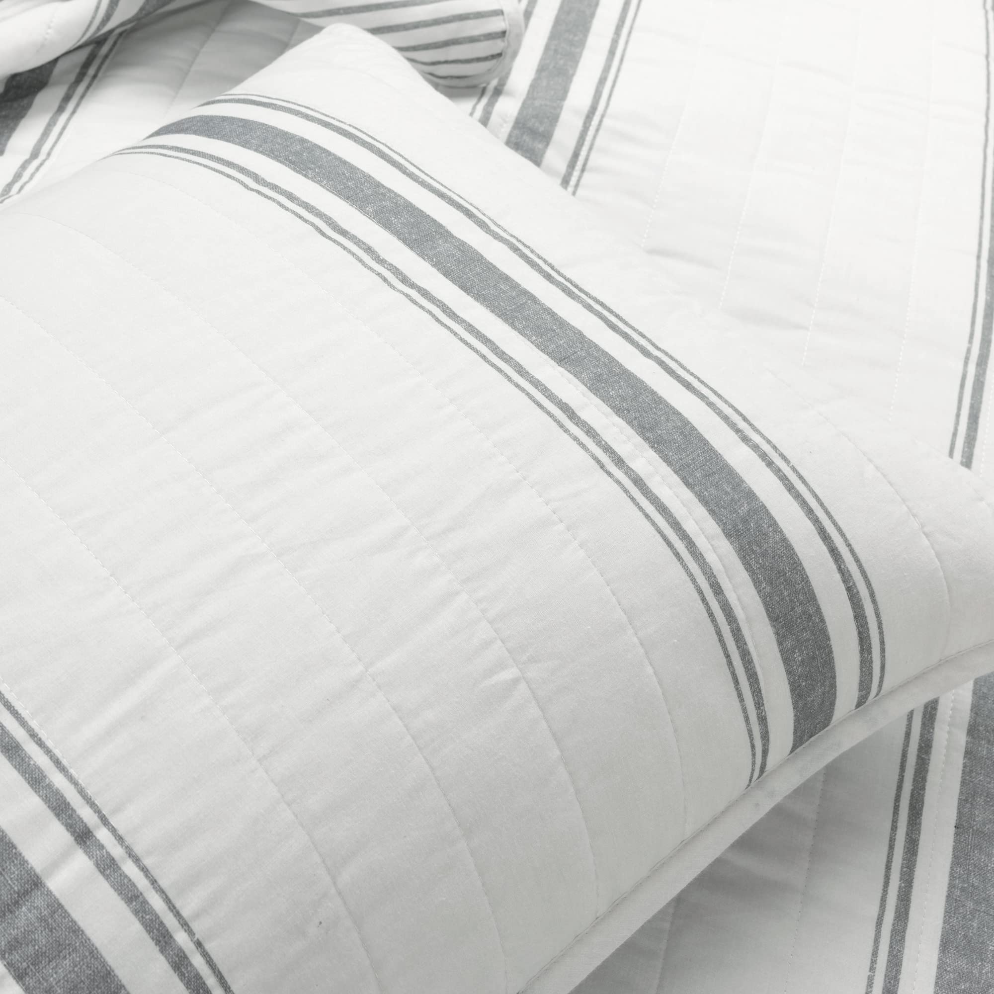 Lush Decor Farmhouse Stripe Reversible Cotton Quilt Set - 3 Piece King Size Bedding in Dark Gray - Cozy & Rustic Farmhouse Decor - Striped Quilt for Modern Farmhouse Bedroom - Perfect for Guest Rooms, Master Bedrooms & Cozy Farmhouse Retreats