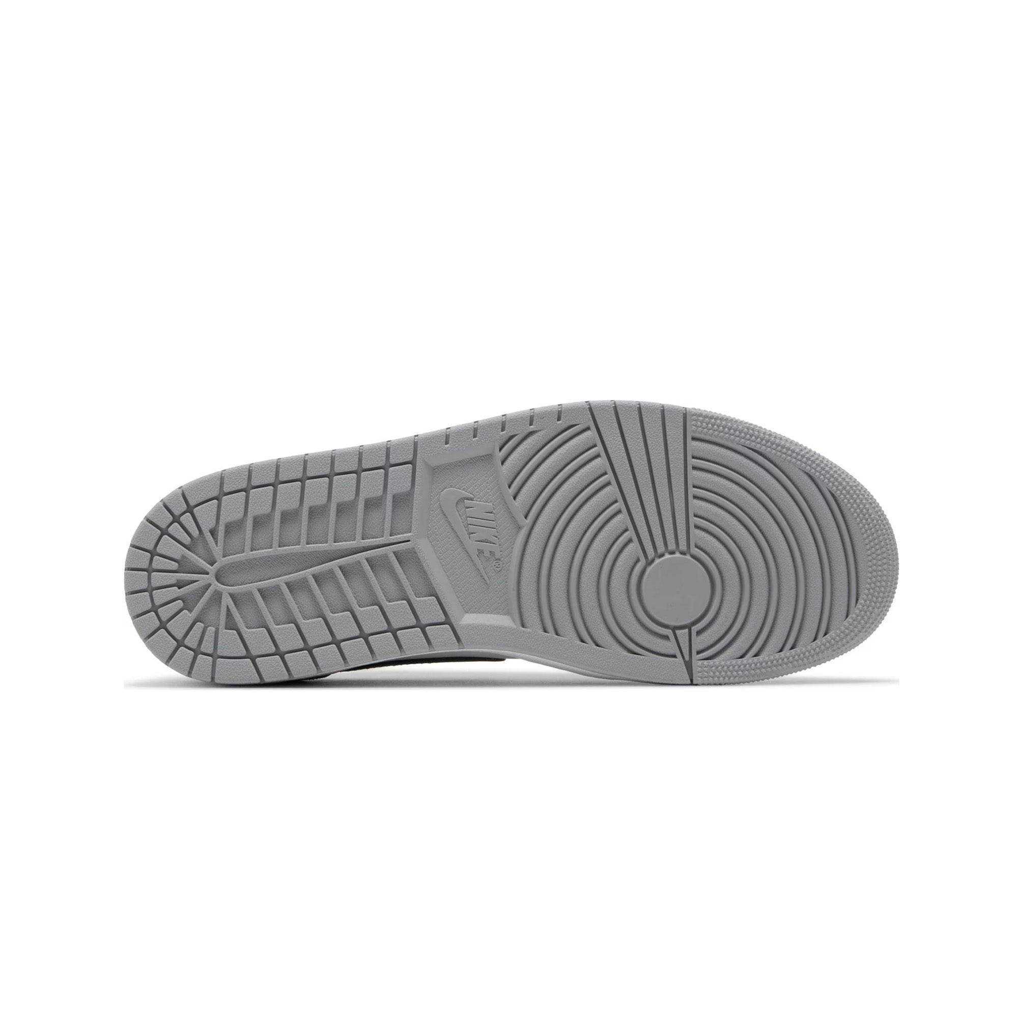 Air Jordan 1 Retro Low OG 'Barons' Basketball Shoes 2024 Edition - Men's Sneakers for Casual Wear, Street Style & Court Performance
