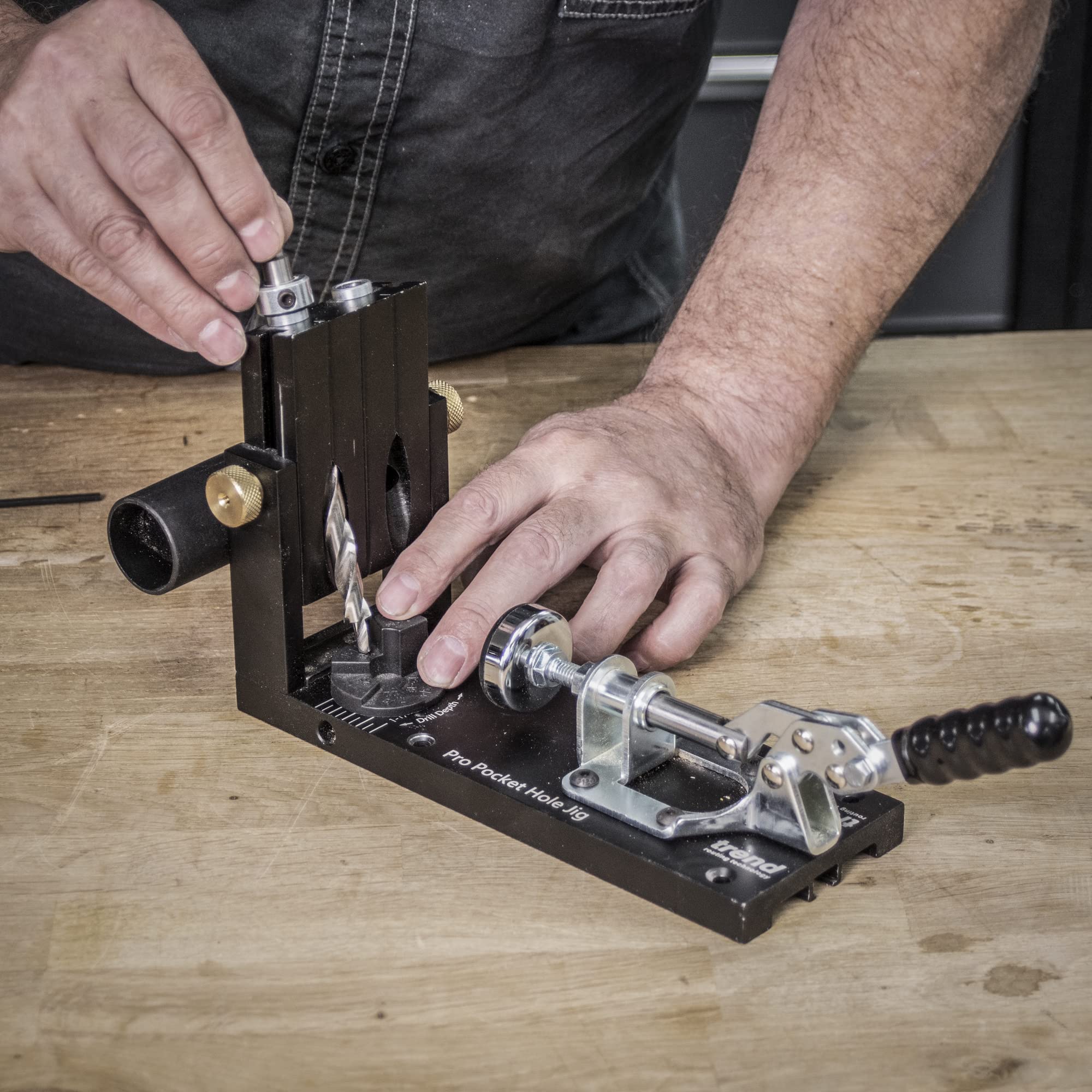 Premium Pocket Hole Jig Kit with Dual Column System - Includes Face Clamp, HSS Drill Bit, Depth Collar, 2 Square Bit Drives & 100 Pocket Hole Screws (PH/JIG) - Perfect for Woodworking, DIY Furniture & Cabinet Making Projects