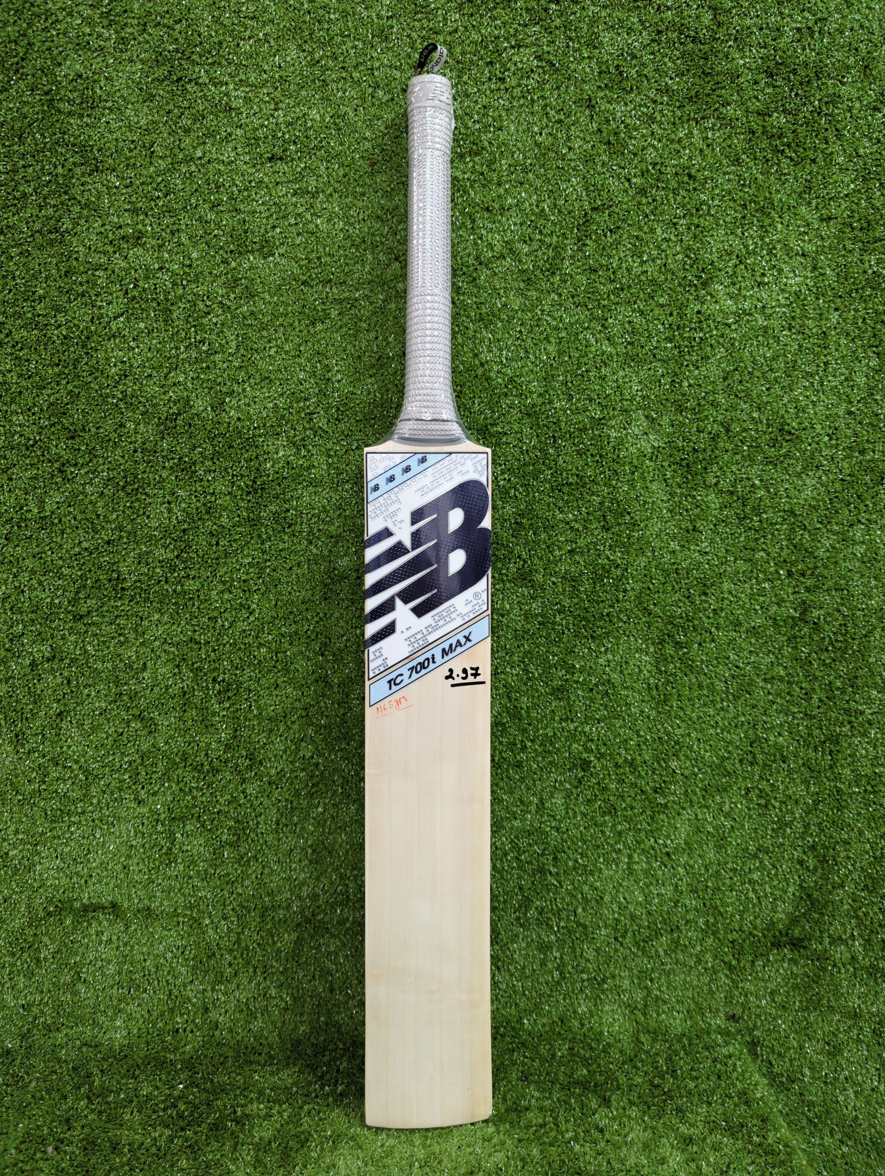 NB TC 700i Max English Willow Cricket Bat - Premium Professional Grade for Matches & Training - Perfect for Club Players & Tournament Use