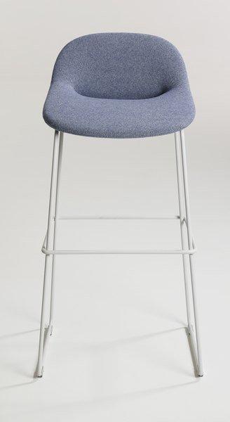 Artifort Beso Sled Base Stool - Modern Designer Bar Stool for Kitchen Island, Dining Room & Lounge - High-Quality Contemporary Seating