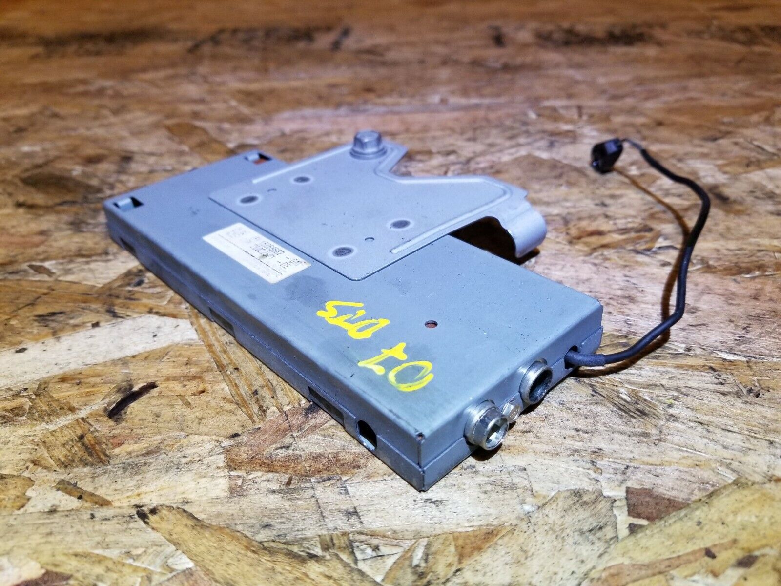 2006-2011 Cadillac DTS Radio Antenna Control Module 1526866 OEM Replacement - Perfect for Car Audio System Upgrades & DIY Repairs