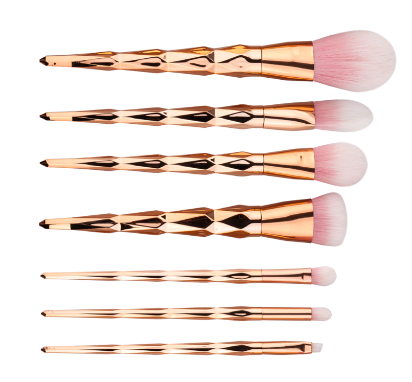 7-Piece Professional Makeup Brush Set with Diamond Foundation Brush - Soft Bristles for Flawless Makeup Application - Perfect for Contouring, Blending & Everyday Beauty Routine