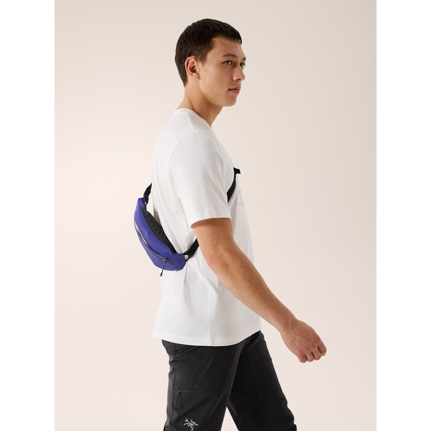 Arc'teryx Granville Crossbody Bag - Lightweight & Water-Resistant Travel & Everyday Carry Bag for Men & Women - Perfect for Hiking, Commuting & Outdoor Adventures
