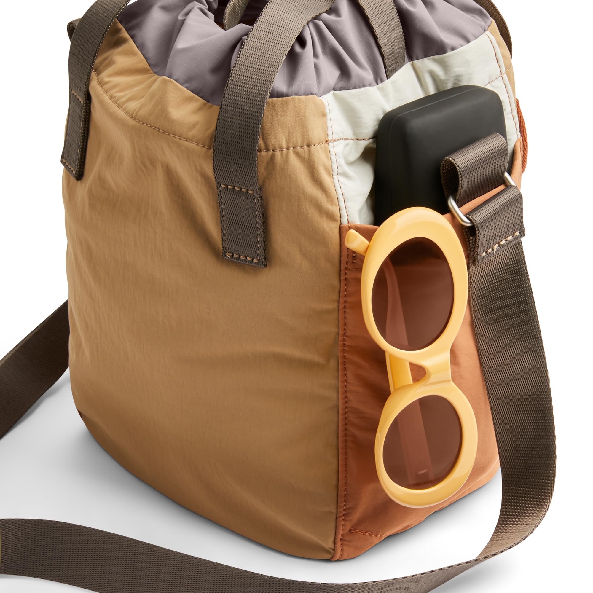 Bellroy Cinch Bucket Bag - 9L Compact Lightweight Crossbody Bag with External Pockets & Internal Zip Pocket, Adjustable Shoulder Strap, 3-Way Carry - Perfect for Travel, Commuting & Everyday Use - Sand Dune