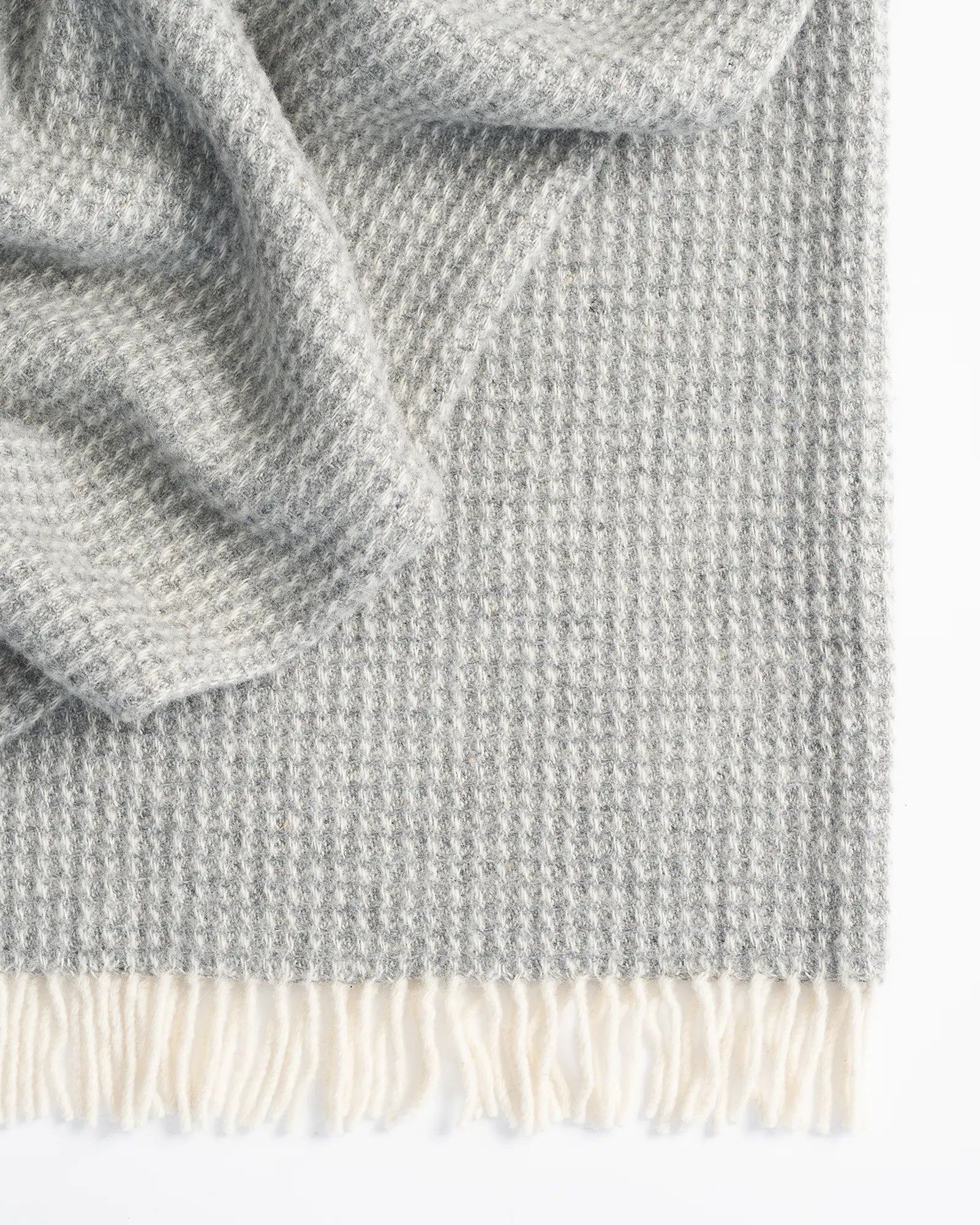 Breckon Throw Fog - Cozy Knitted Blanket for Home & Travel - Perfect for Sofa, Bed, and Outdoor Picnics