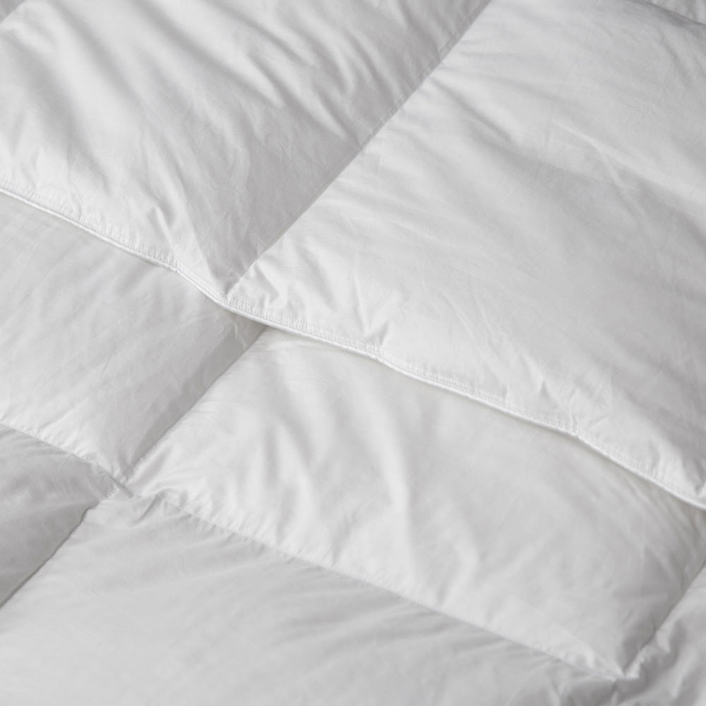 John Cotton Classic Luxury 50/50 Duck Down & Feather Quilt - Ultra Soft All-Season Comforter for Bedroom, Guest Room & Hotel Use