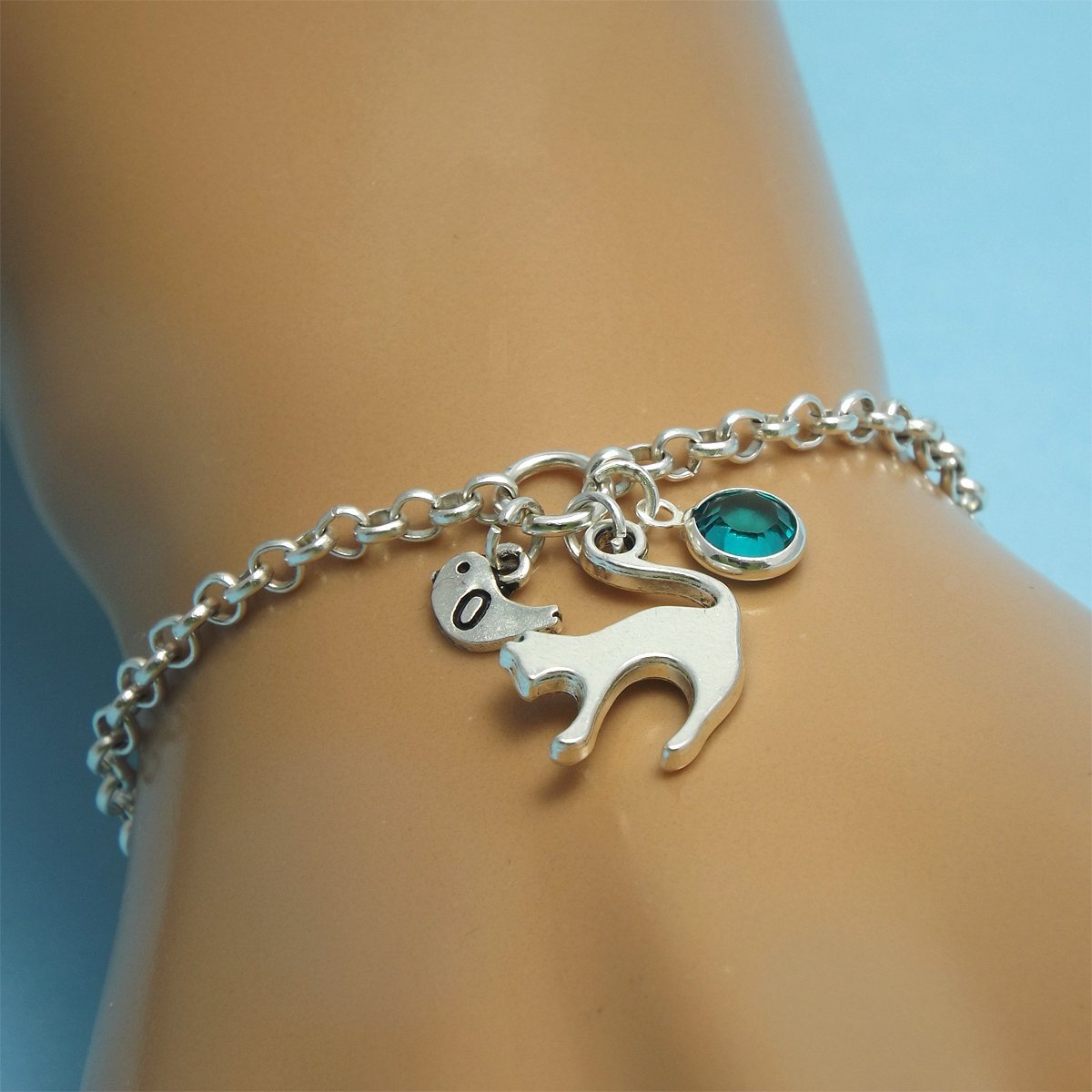 Silver Cat Charm Bracelet for Teen Girls & Kids - Elegant Kitty Cat Jewelry Pendant Bracelet - Perfect Cat Lover Gift for Birthdays & Special Occasions