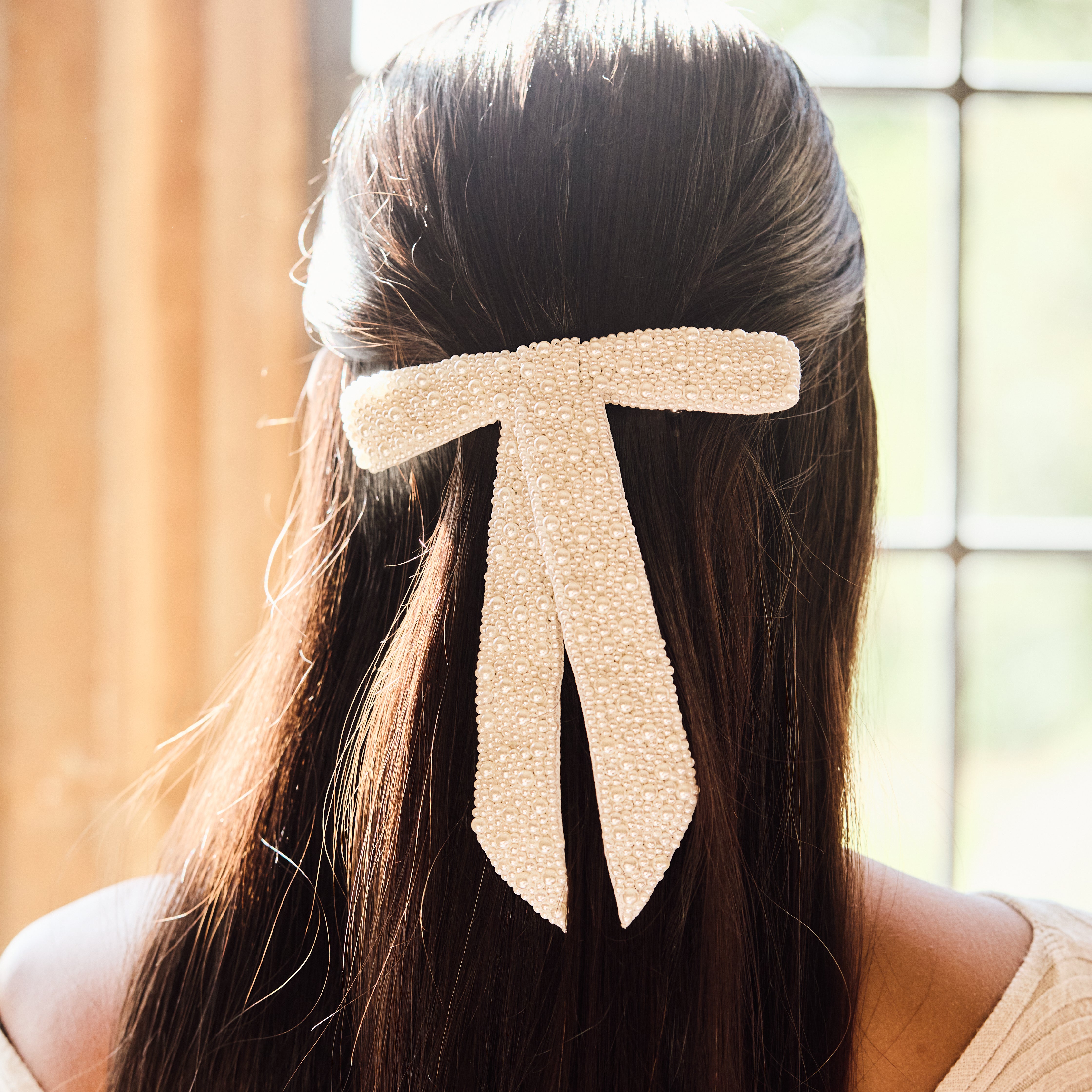 Elegant Pearl Hair Bow for Women & Girls - Perfect for Weddings, Parties & Special Occasions