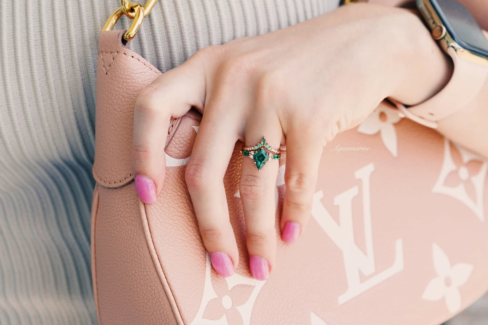Skye Kite™ Emerald Couple Rings for Women & Men - Matching Wedding Bands, Anniversary Gift for Him & Her - Perfect for Romantic Dates, Proposals, and Special Occasions