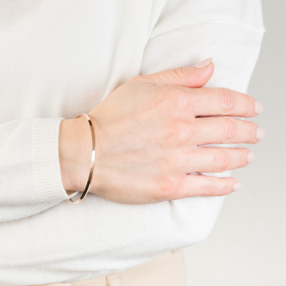 9ct Rose Gold Knife Edge Pattern Bangle - Elegant Stackable Bracelet for Women, Perfect for Everyday Wear, Gifts & Special Occasions