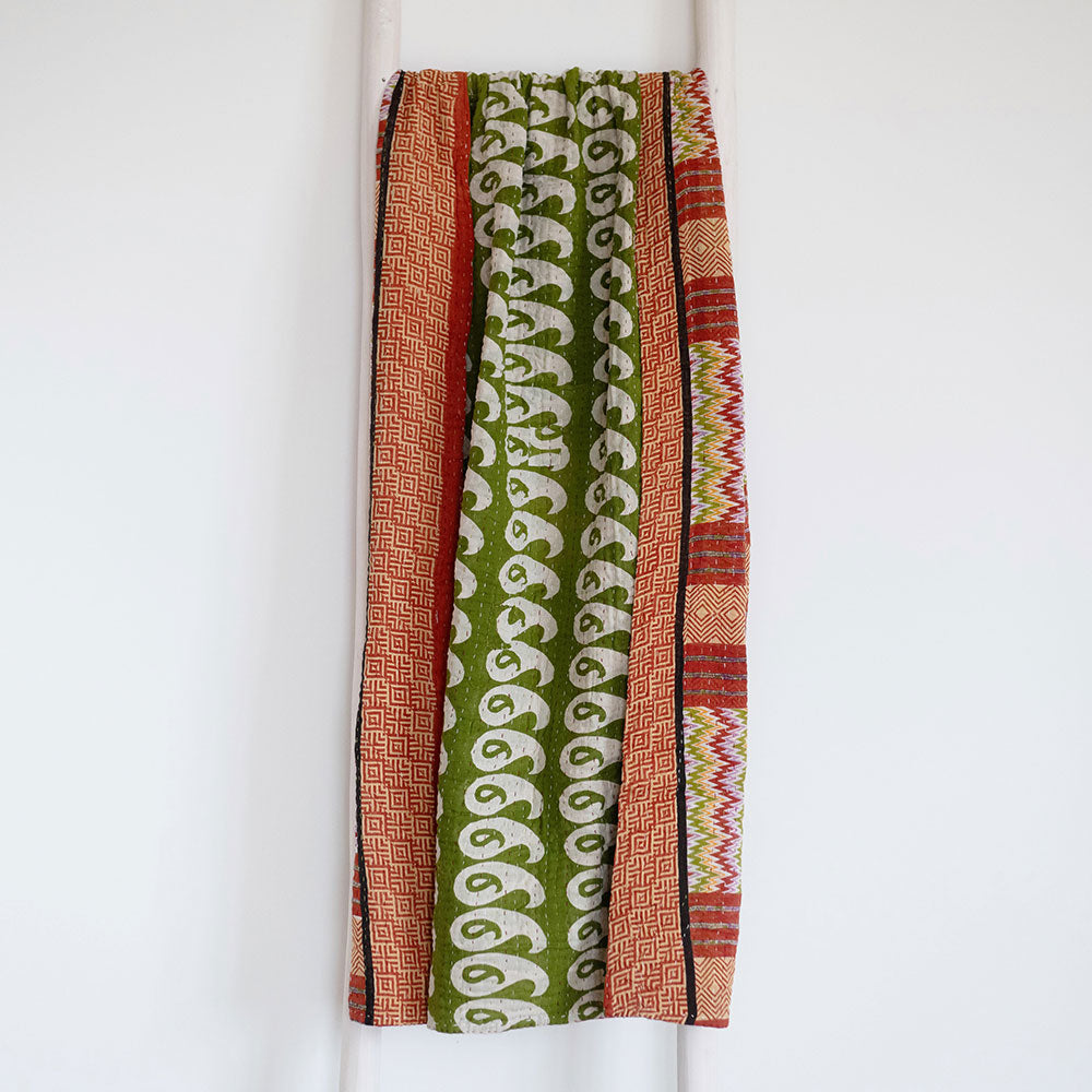 Handmade Kantha Quilt KT7106 - Unique Boho Chic Bedspread for Cozy Home Decor | Perfect for Bedroom, Living Room & Bohemian Style Interior Design
