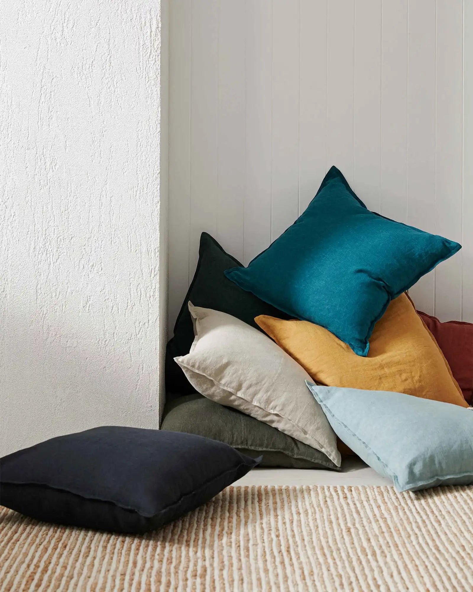 Como Linen Cushion Cover - Soft & Breathable Home Decor for Sofa, Bed, or Chair - Premium Natural Fabric for Comfort & Style