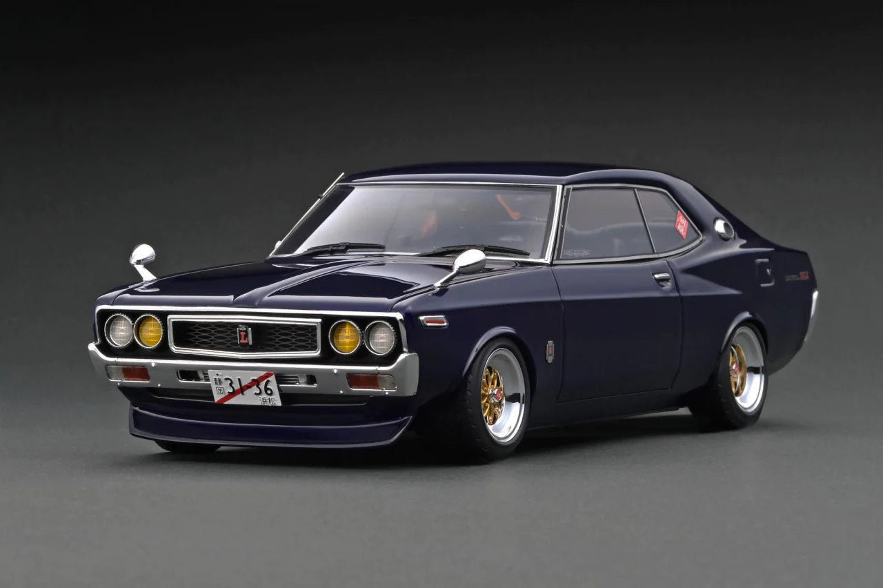 1:18 Scale Nissan Laurel 2000SGX (C130) Purple Diecast Model Car - Collectible Vintage Japanese Vehicle for Display & Racing Simulation