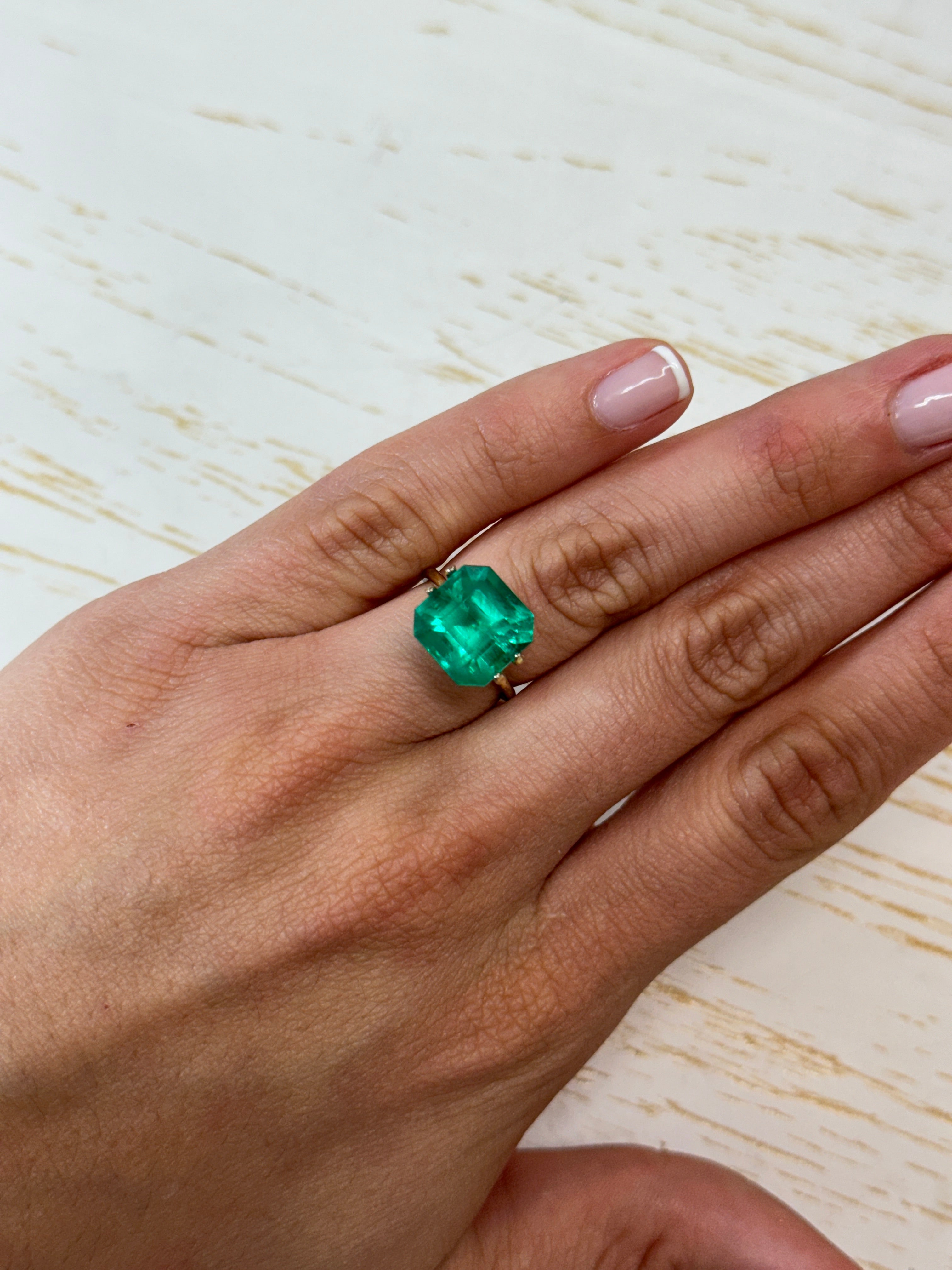 7.38 Carat Intense Bluish Green Natural Colombian Emerald Loose Gemstone - Asscher Cut 11.5x11.5mm for Jewelry Making, Engagement Rings & Luxury Collectibles