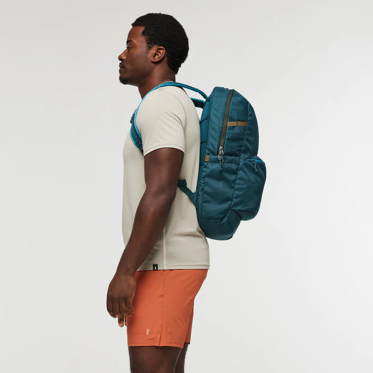 Cotopaxi Chiquillo 26L Backpack - Lightweight & Durable Daypack for Hiking, Travel & Everyday Use (Black) - Perfect for Commuting, School & Outdoor Adventures
