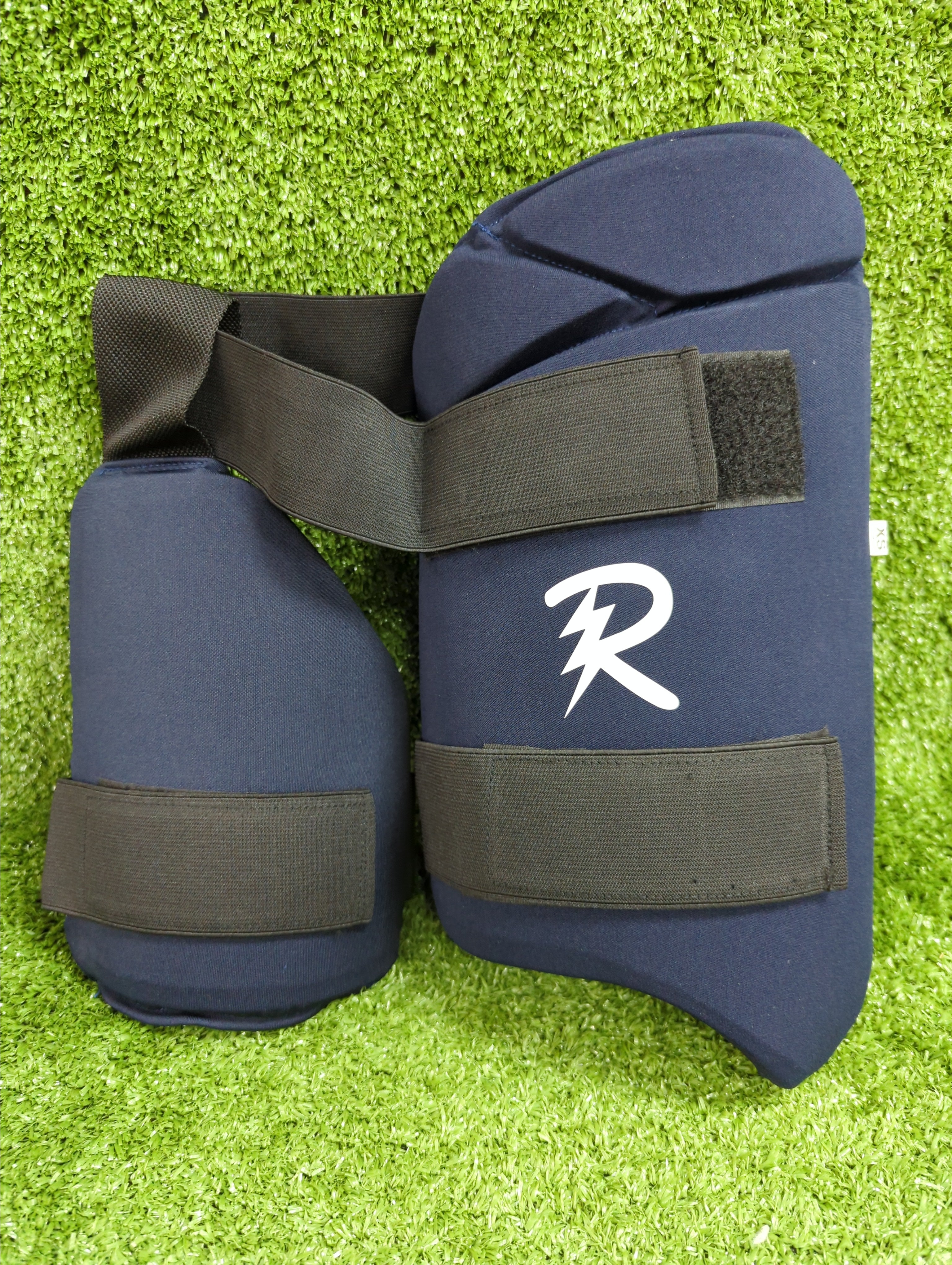 Raydn Master Premium Junior/Youth Cricket Thigh Guards - Protective Leg Gear for Young Cricket Players - Perfect for Practice, Matches & Training Sessions