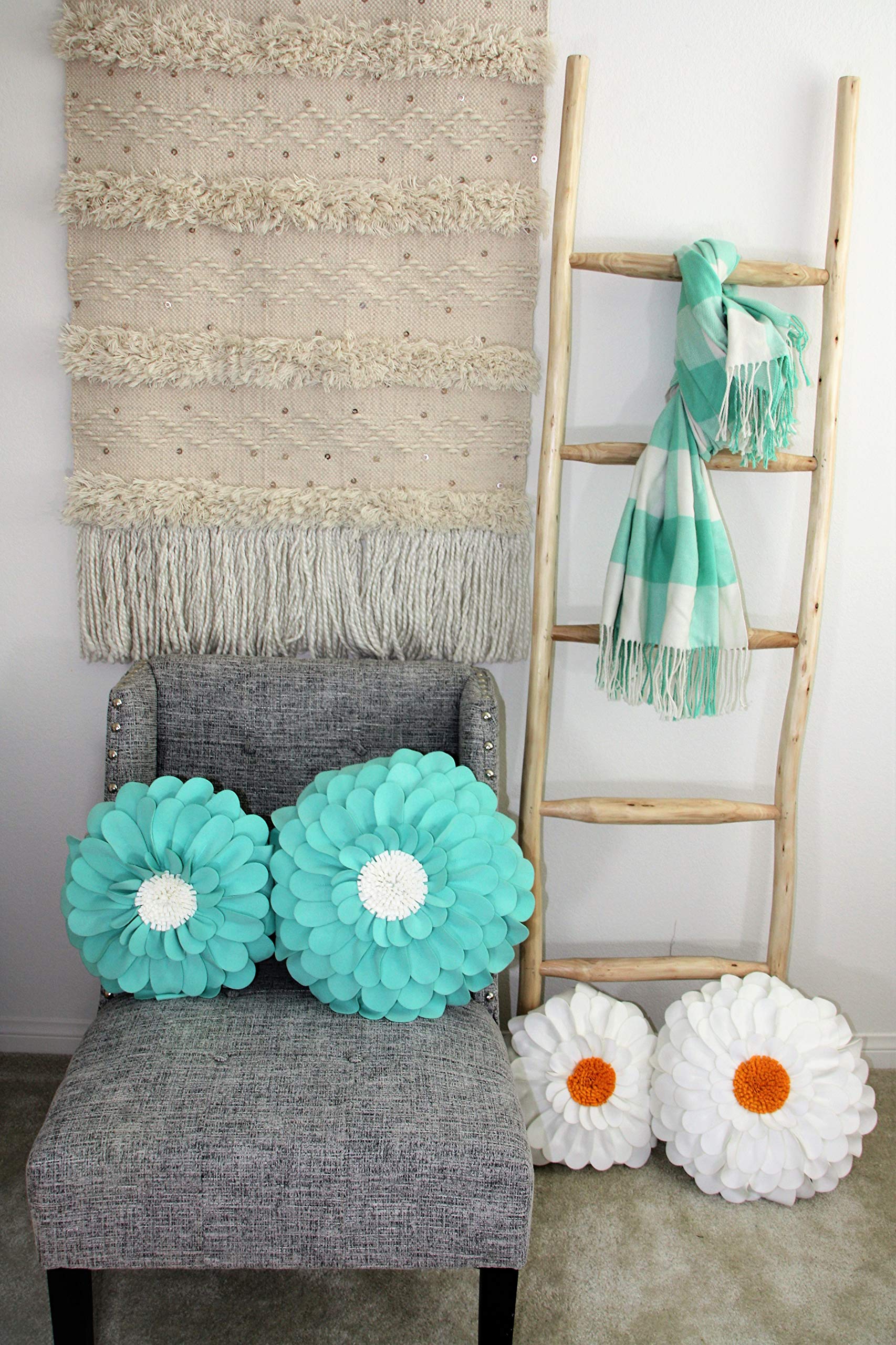 3D Happy Daisy Flower Throw Pillow - Soft & Cozy Round Decorative Pillow for Couch, Bed, Sofa - Unique Flower Shape Design for Home Décor - Perfect for Living Room, Bedroom, Nursery & Gift Giving