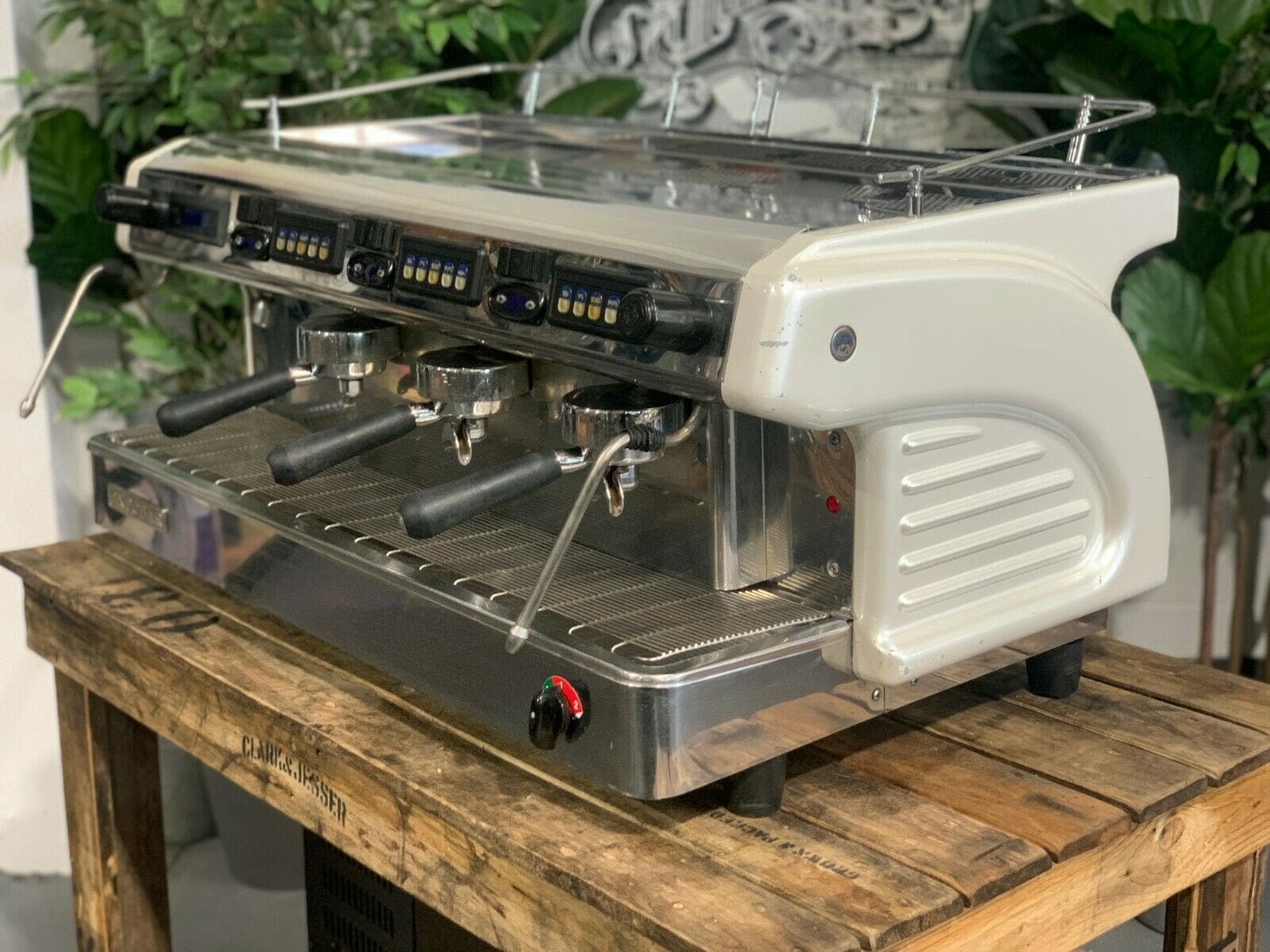 Expobar Ruggero 3 Group Commercial Espresso Machine in Pearl White - Perfect for Coffee Shops, Restaurants & Offices