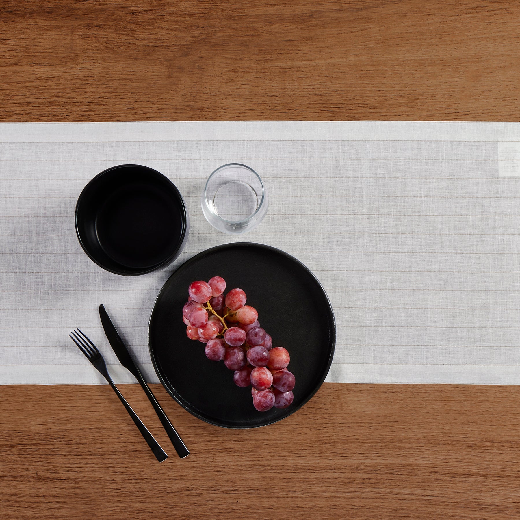 Elegant Pinstripe Table Runner - Premium Linen Dining Table Decor for Weddings, Parties & Holiday Gatherings - Perfect for Formal & Casual Dining Settings