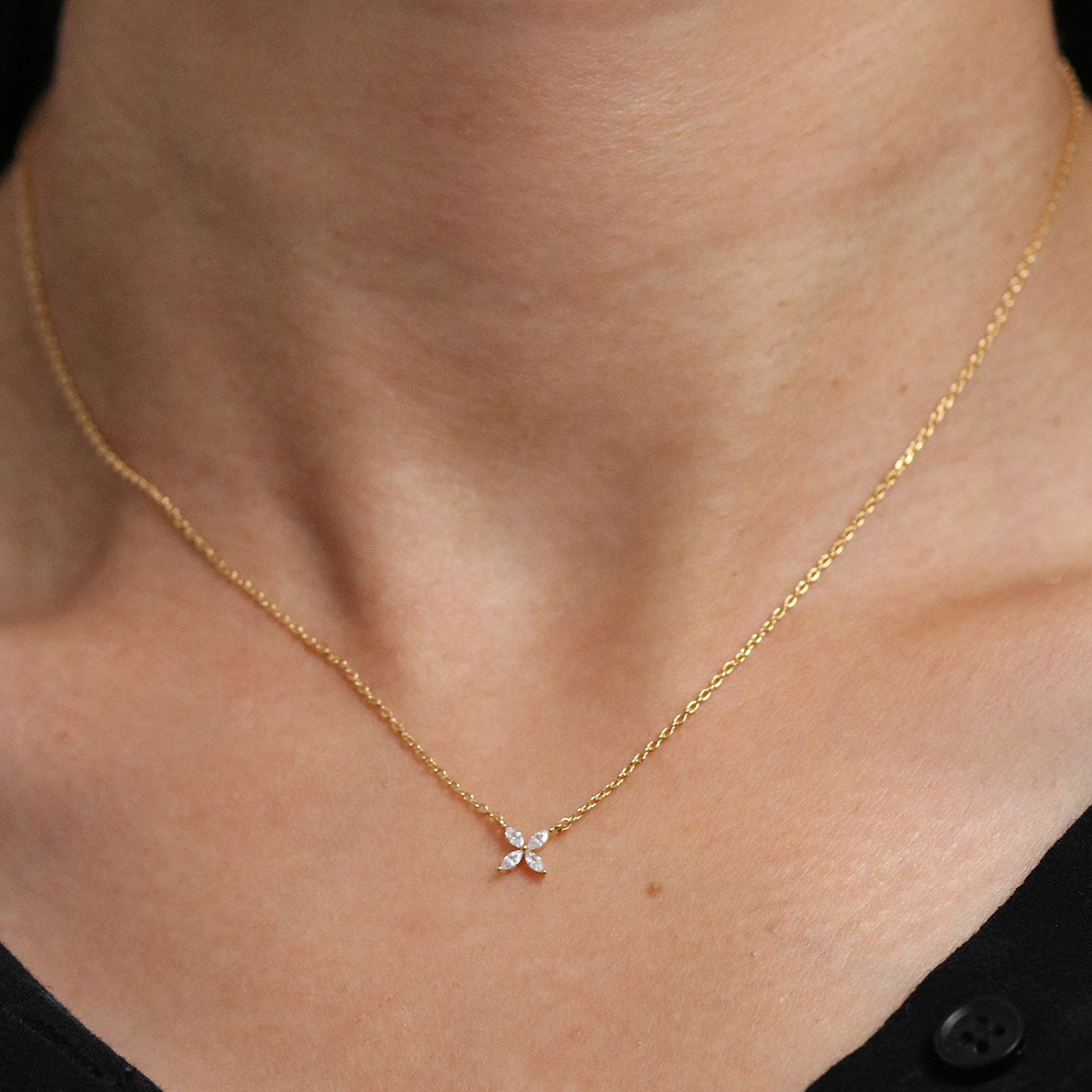 Elegant Windmill Flower Necklace for Women - Boho Chic Jewelry Gift for Her - Perfect for Summer Festivals & Beach Vacations