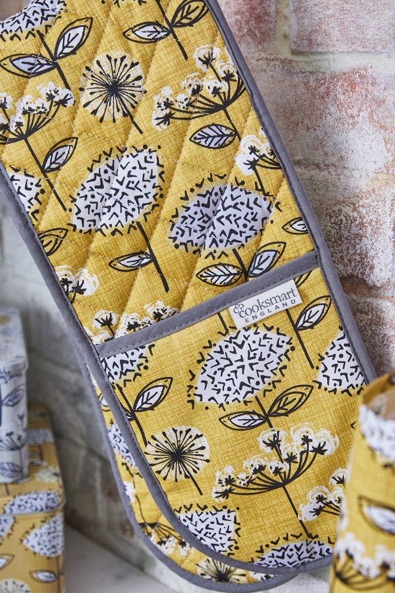 Cooksmart Double Oven Gloves - Heat Resistant Kitchen Mitts & Potholders for Baking, Grilling & Cooking | British Designed Premium Oven Mitts with Retro Meadow Pattern | Perfect for Home Chefs, BBQ & Kitchen Safety