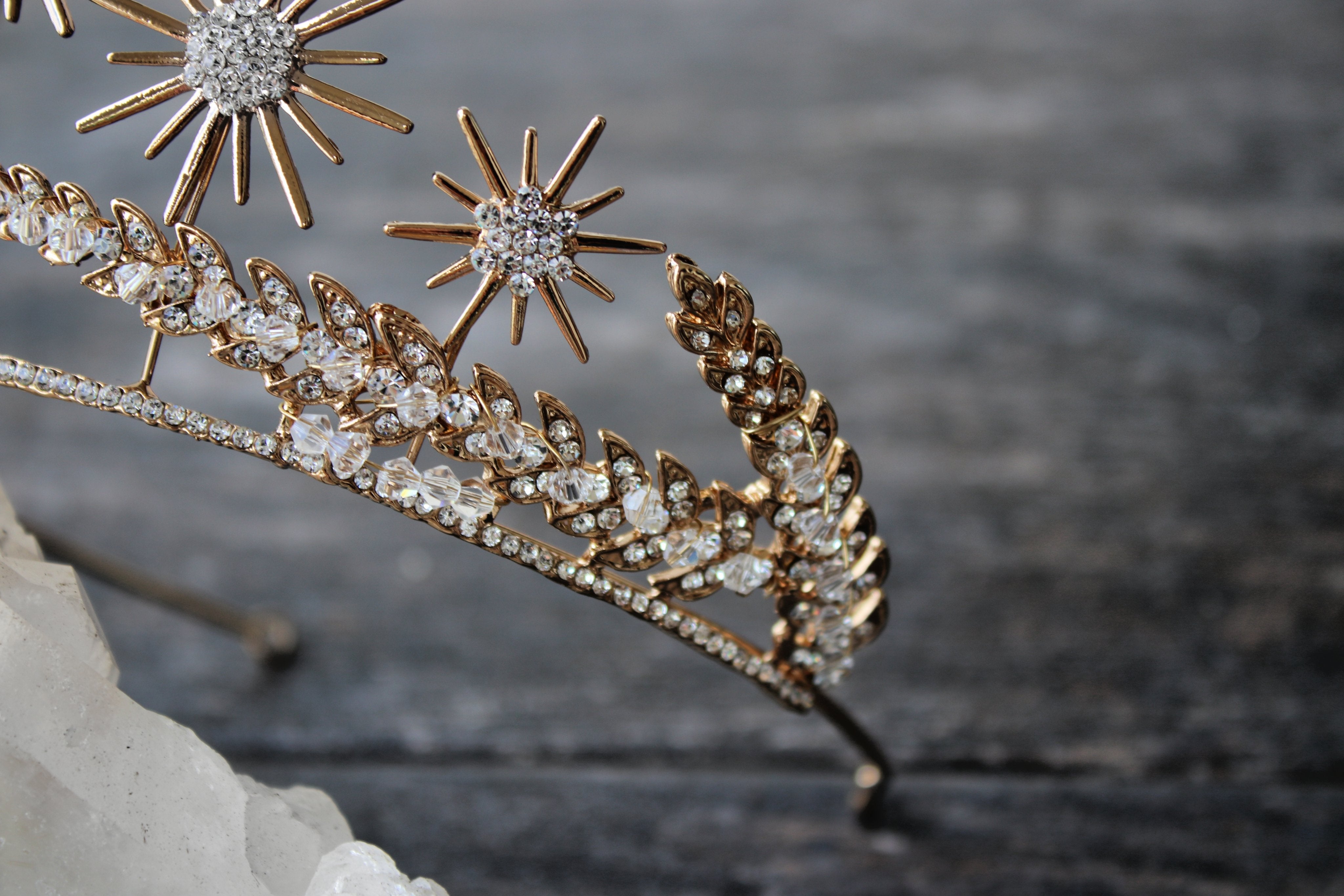 STARBURST Bridal Tiara for Women – Sparkling Crystal Wedding Headpiece – Elegant Bride Hair Accessory for Weddings, Prom, Pageants, and Special Occasions