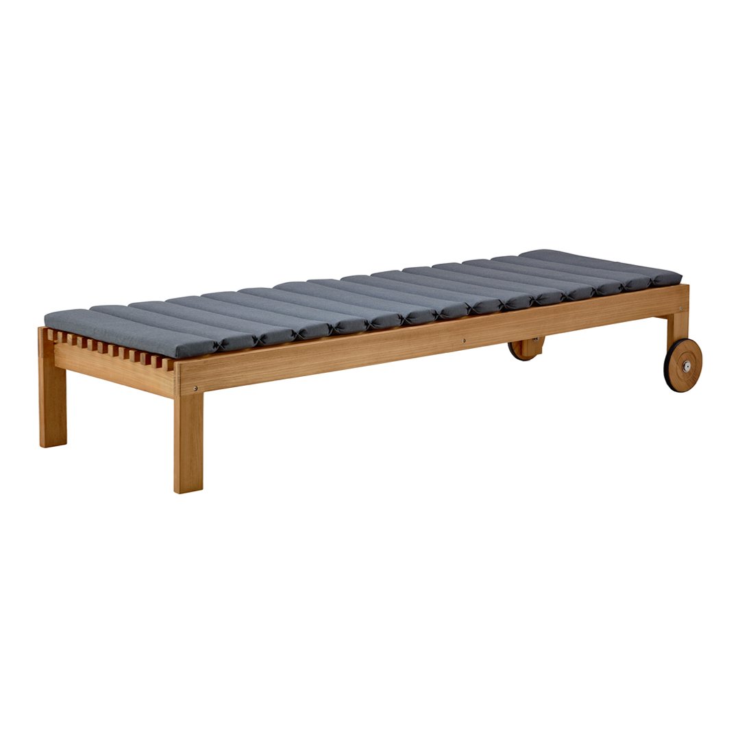 Premium Foersom Hiort Lorenzen Amaze Sunbed - Outdoor Wicker Chaise Lounge with Cane Weave Design | Perfect for Poolside, Patio, and Garden Relaxation