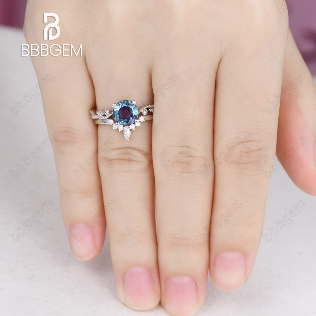 Exquisite Milgrain Round Alexandrite & Moissanite Engagement Ring Set - Stackable Wedding Band for Women - Perfect for Proposals, Anniversaries, and Bridal Jewelry