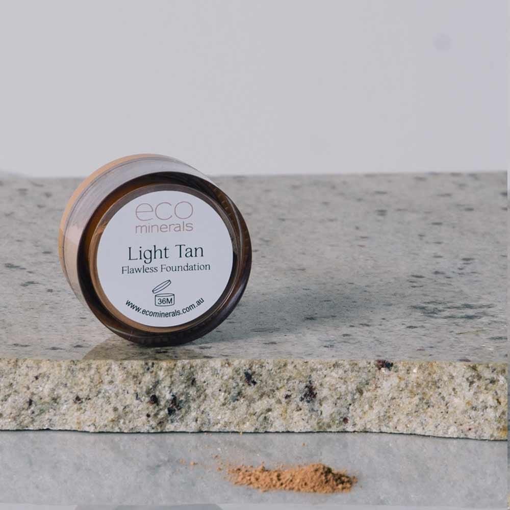 Eco Minerals Foundation Powder 5g Jar - Flawless Light Tan for Natural Makeup & Everyday Wear | Vegan, Cruelty-Free Mineral Makeup for Sensitive Skin | Perfect for Daily Use & Professional Makeup Looks