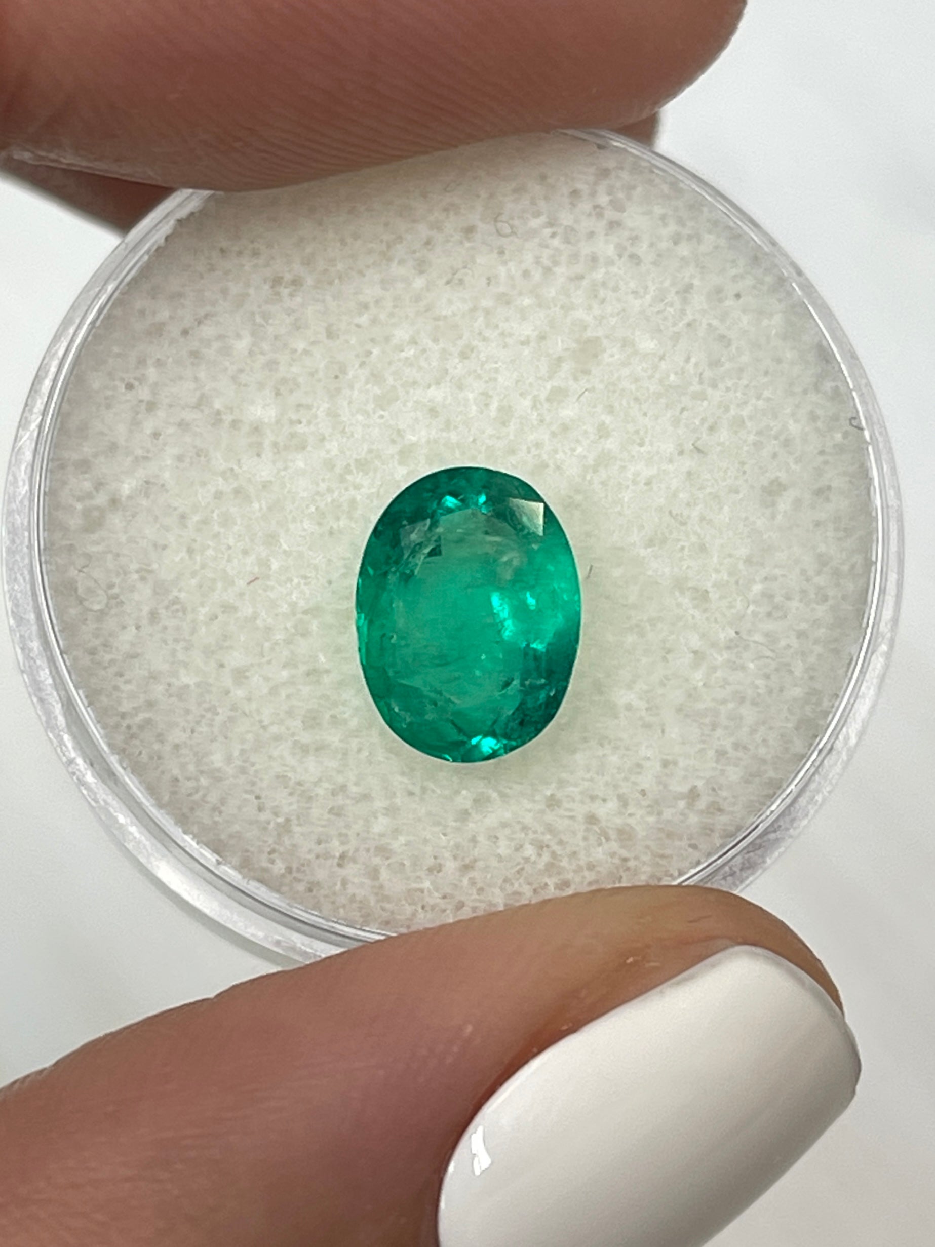 1.93 Carat Natural Colombian Emerald - 9.5x7.3mm Oval Cut Loose Green Gemstone for Jewelry Making & Engagement Rings