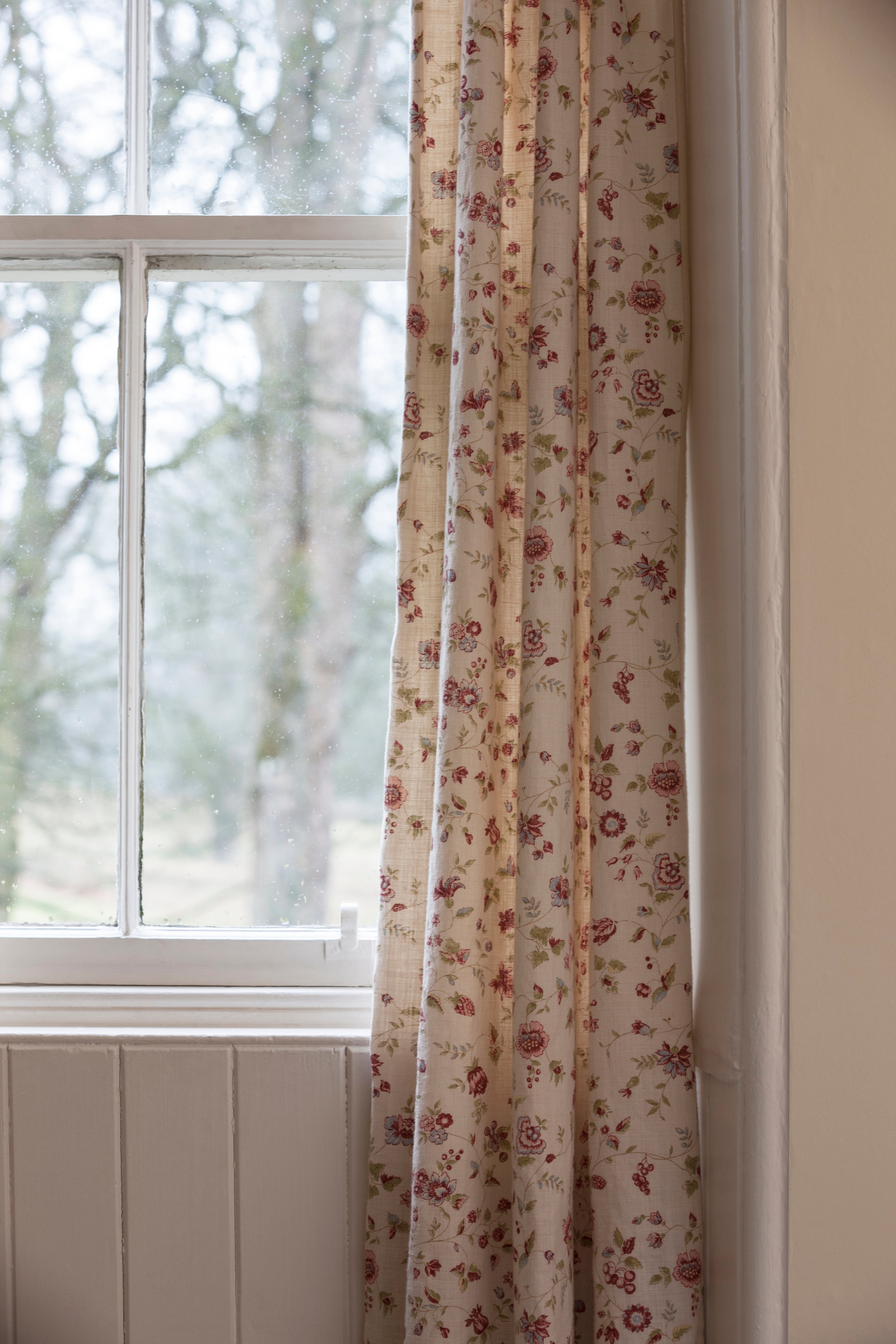 Premium Framboise & Ivory Linen Fabric - Soft, Durable & Breathable Material for Upholstery, Curtains & Home Decor Projects