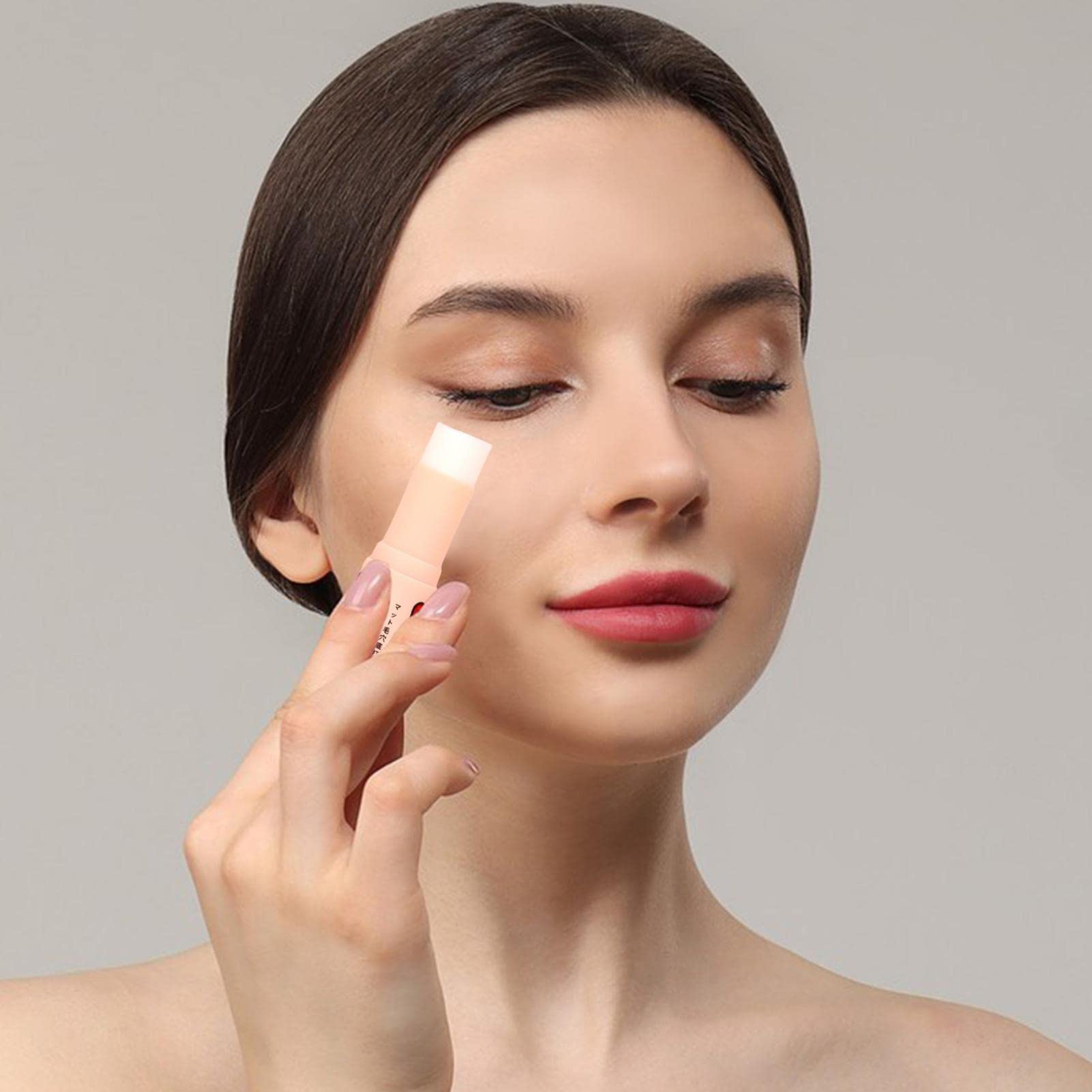 Hydrating Concealer Makeup Stick with Applicator - Lightweight, Long-Lasting Cover for Dark Circles, Blemishes & Large Pores | Highlight & Perfect Skin | Ideal for Daily Makeup, Photo Shoots & Special Events