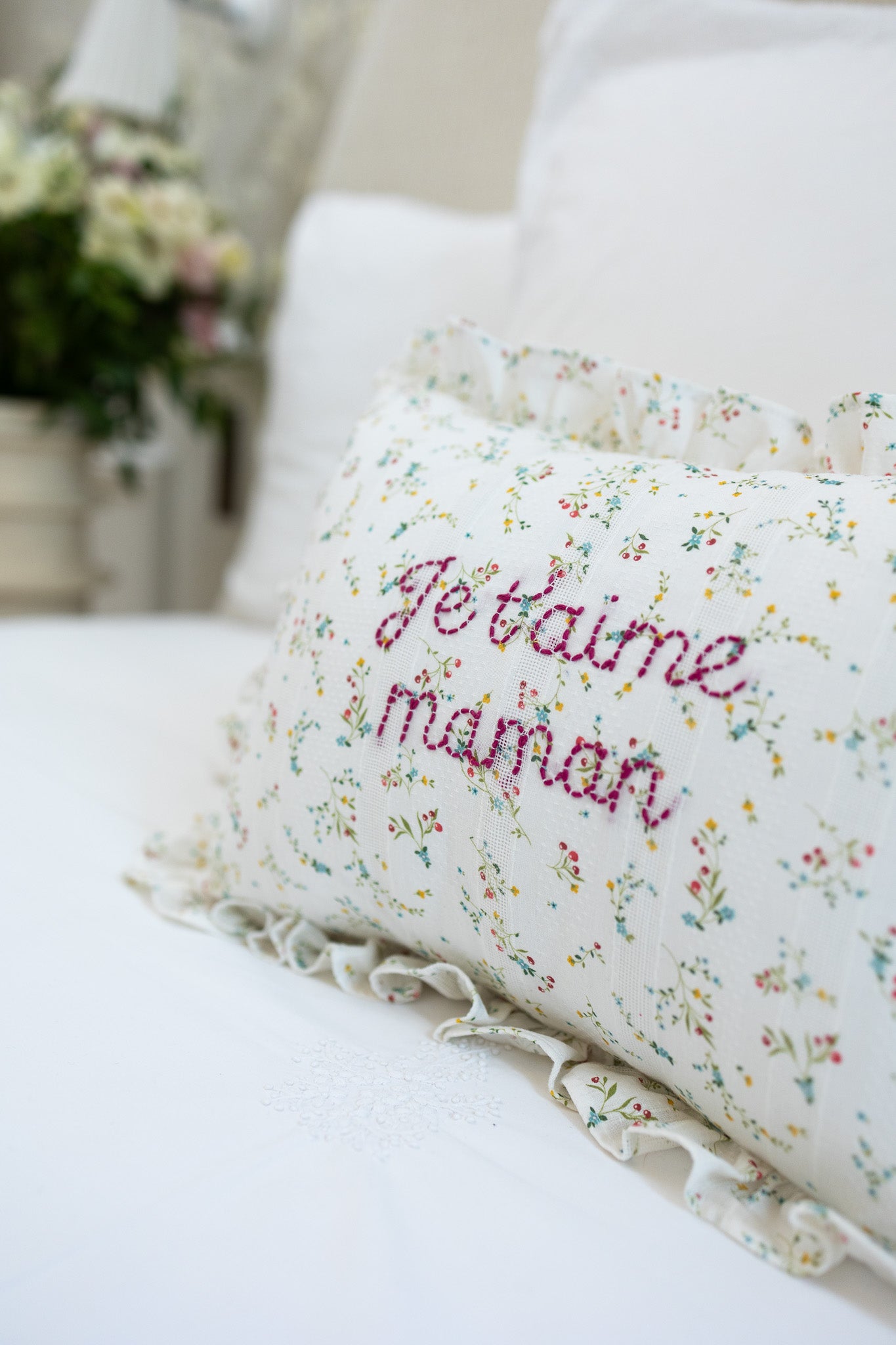 Provence Style Cushion Cover - Soft Decorative Pillow Case for Sofa, Bed & Home Decor - French Country Farmhouse Aesthetic