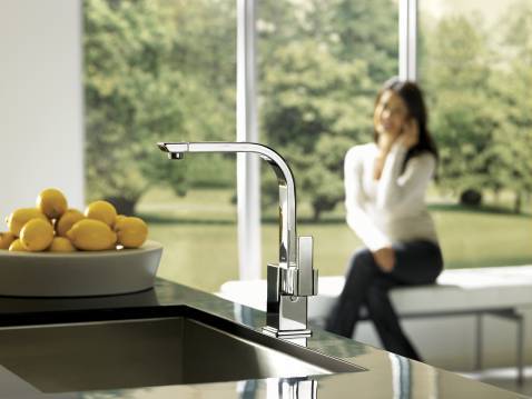 90 Degree Kitchen Faucet - Chrome S7170 Moen Stainless Steel Pull Down Sprayer for Modern Home & Commercial Use - Perfect for Washing Dishes, Filling Pots & Cleaning Sinks