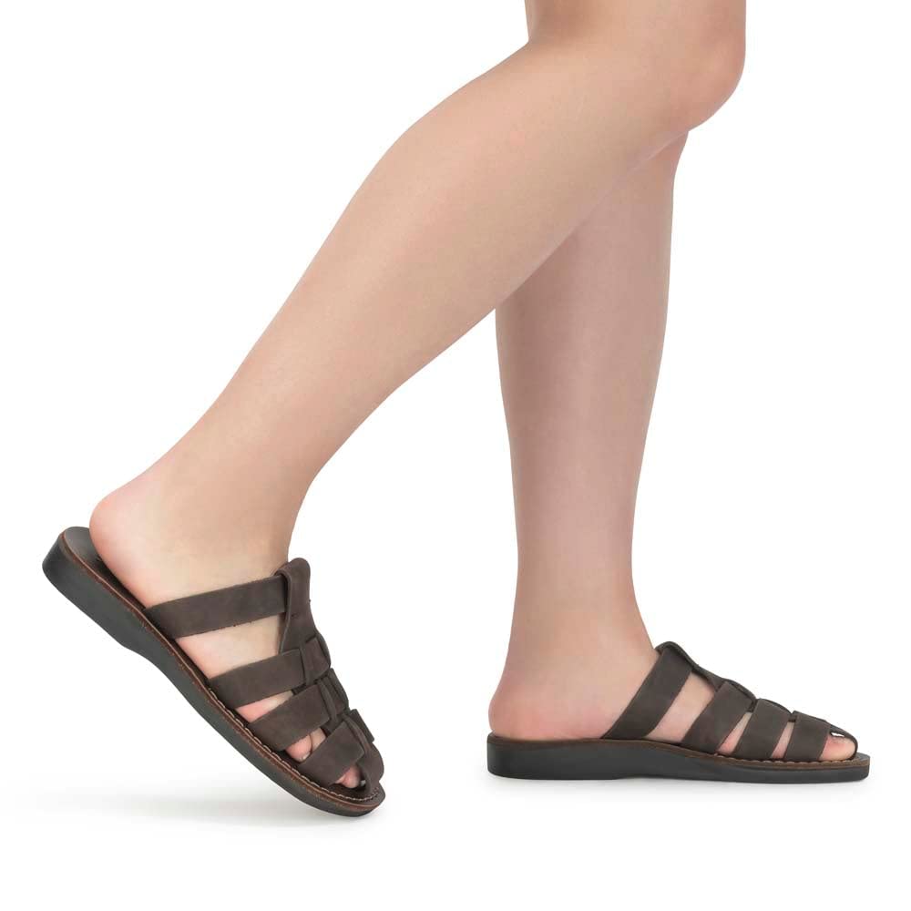 Eran Men's Adjustable Strap Flat Sandals - Comfortable Beach & Casual Walking Sandals for Summer Outdoor Activities