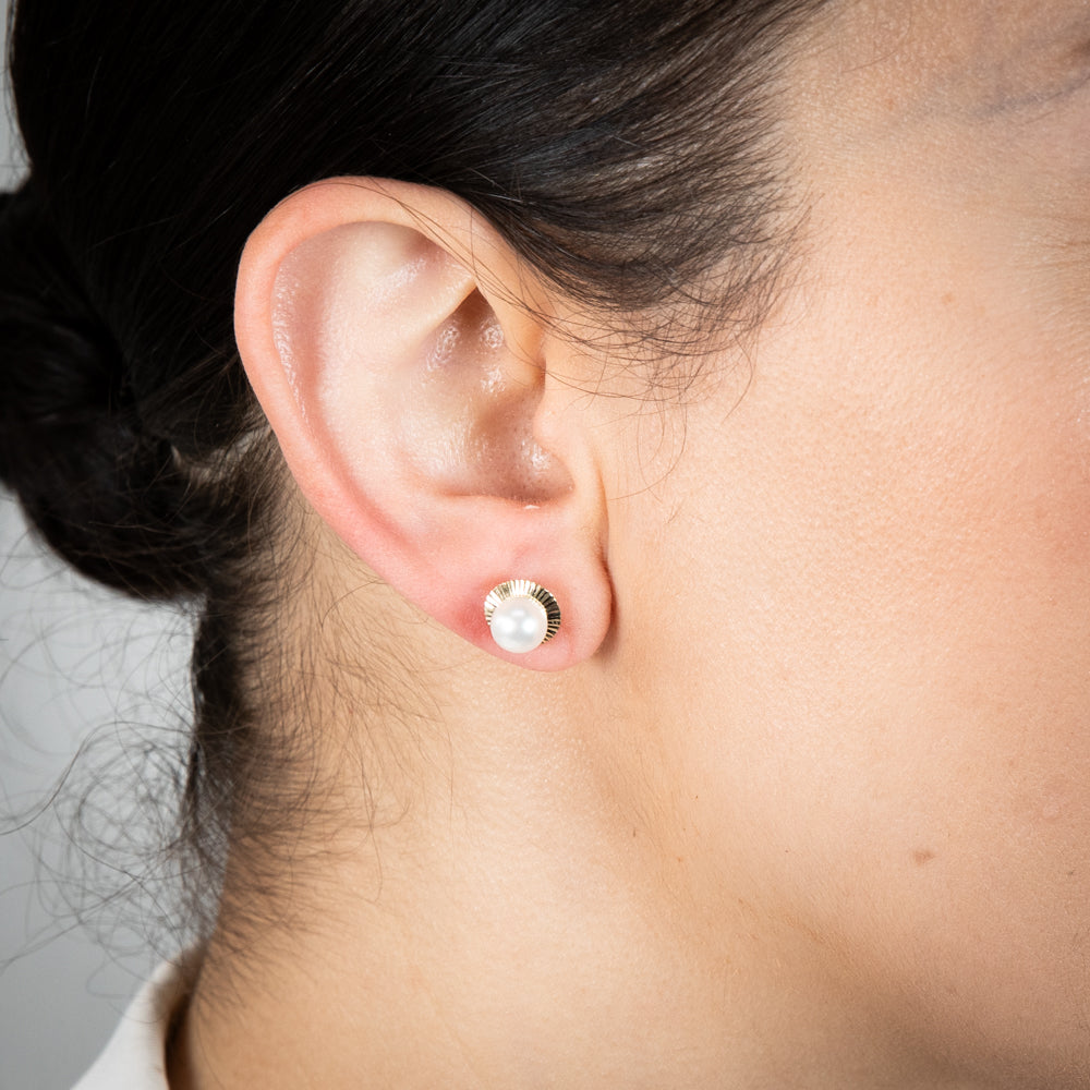 9ct Yellow Gold 9mm Pearl Stud Earrings for Women - Classic Elegant Pearl Jewelry Gift for Birthday, Anniversary & Special Occasions
