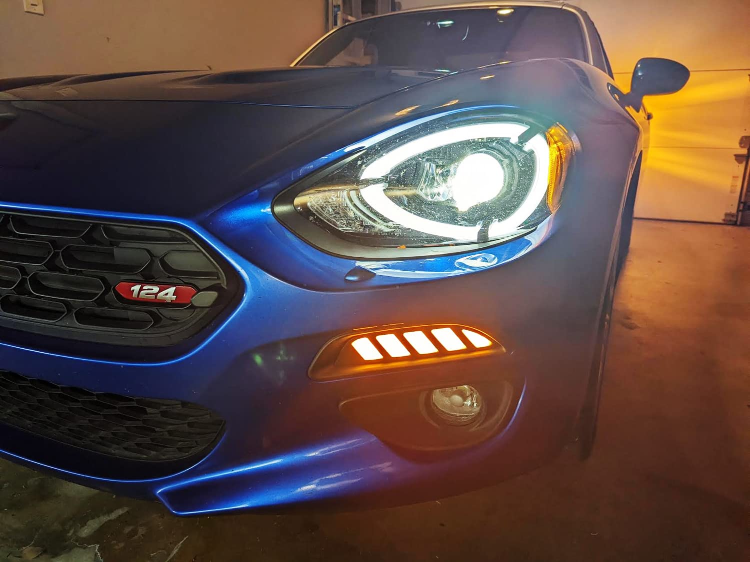 iJDMTOY Switchback LED Daytime Running Lights Assembly for 2015-2020 Fiat 124 Spider - 6 Xenon White DRL LEDs & 16 Amber Yellow Turn Signal LEDs - Perfect for Enhanced Visibility and Style Upgrade