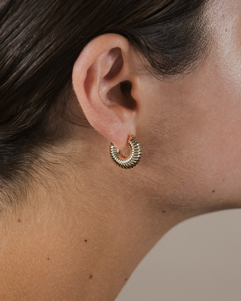 Eliza Ribbed Hoop Earrings for Women - Gold & Silver Fashion Jewelry - Perfect for Parties, Weddings & Everyday Wear